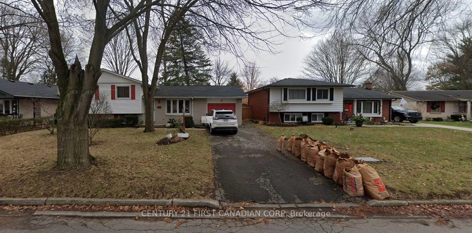 Front of Unit Lower unit, 711 Algoma Avenue