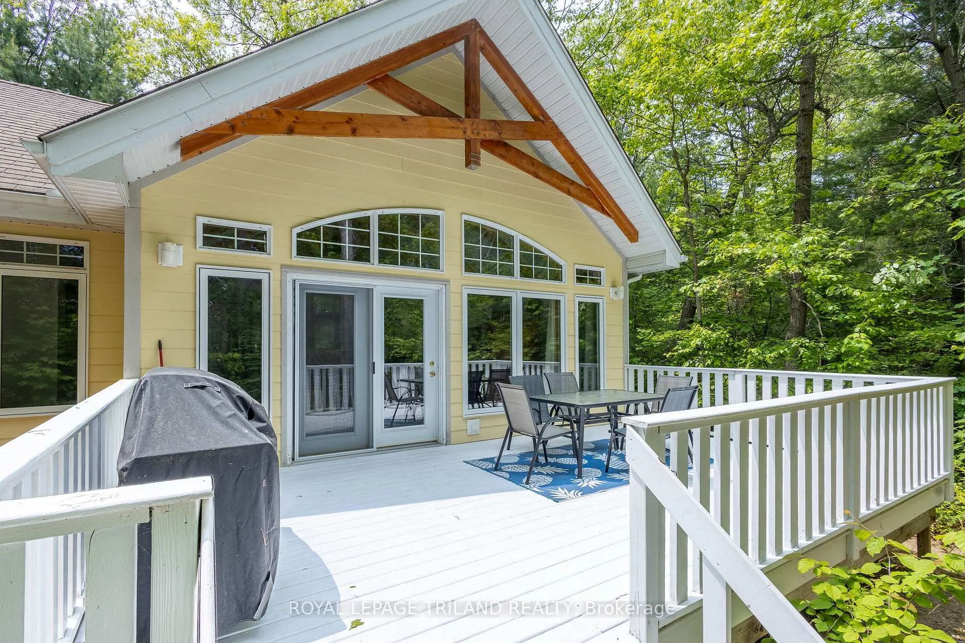 Photo 3 of 10059 Jennison Crescent, Lambton Shores, Grand Bend — HOMEH