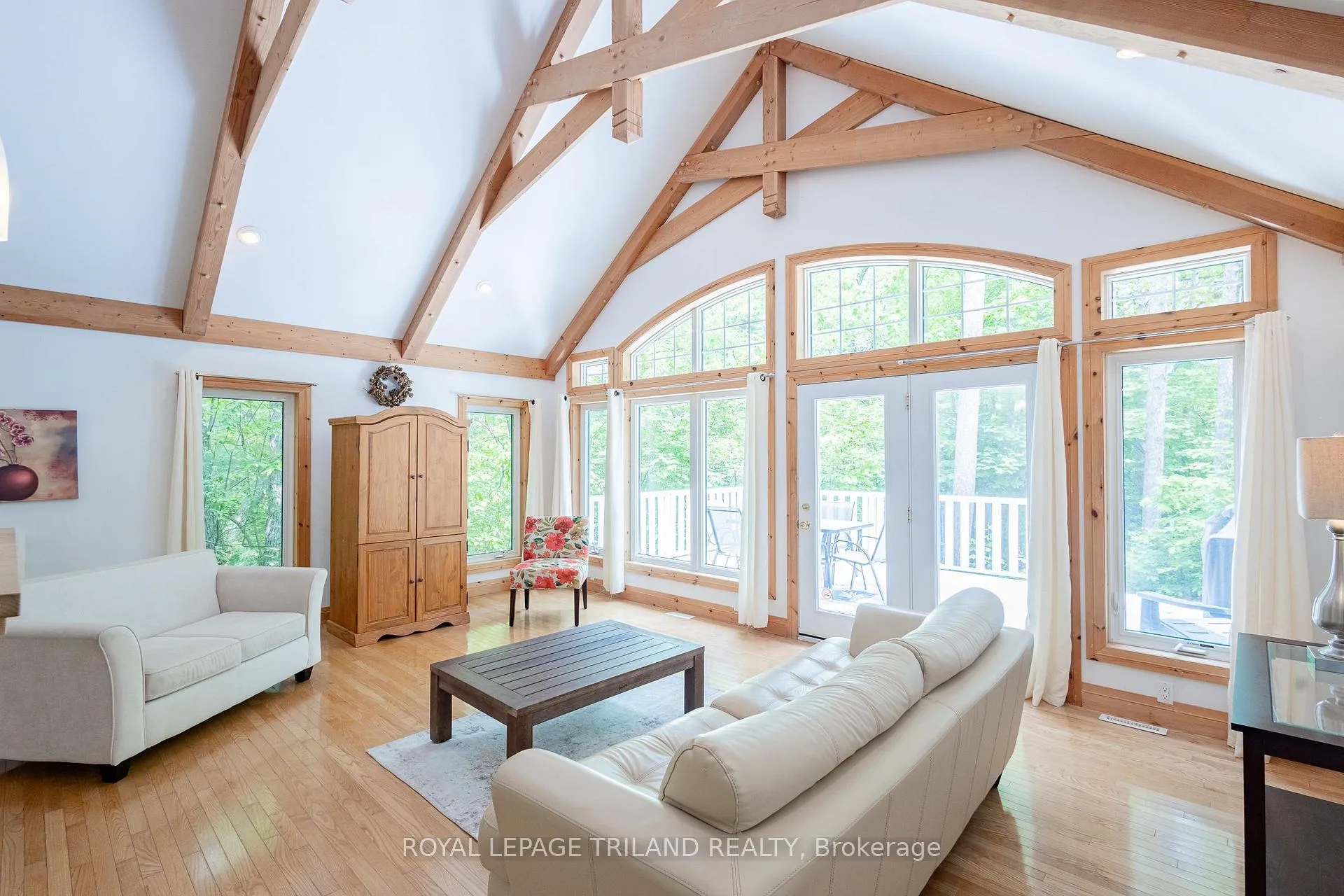 Photo 4 of 10059 Jennison Crescent, Lambton Shores, Grand Bend — HOMEH
