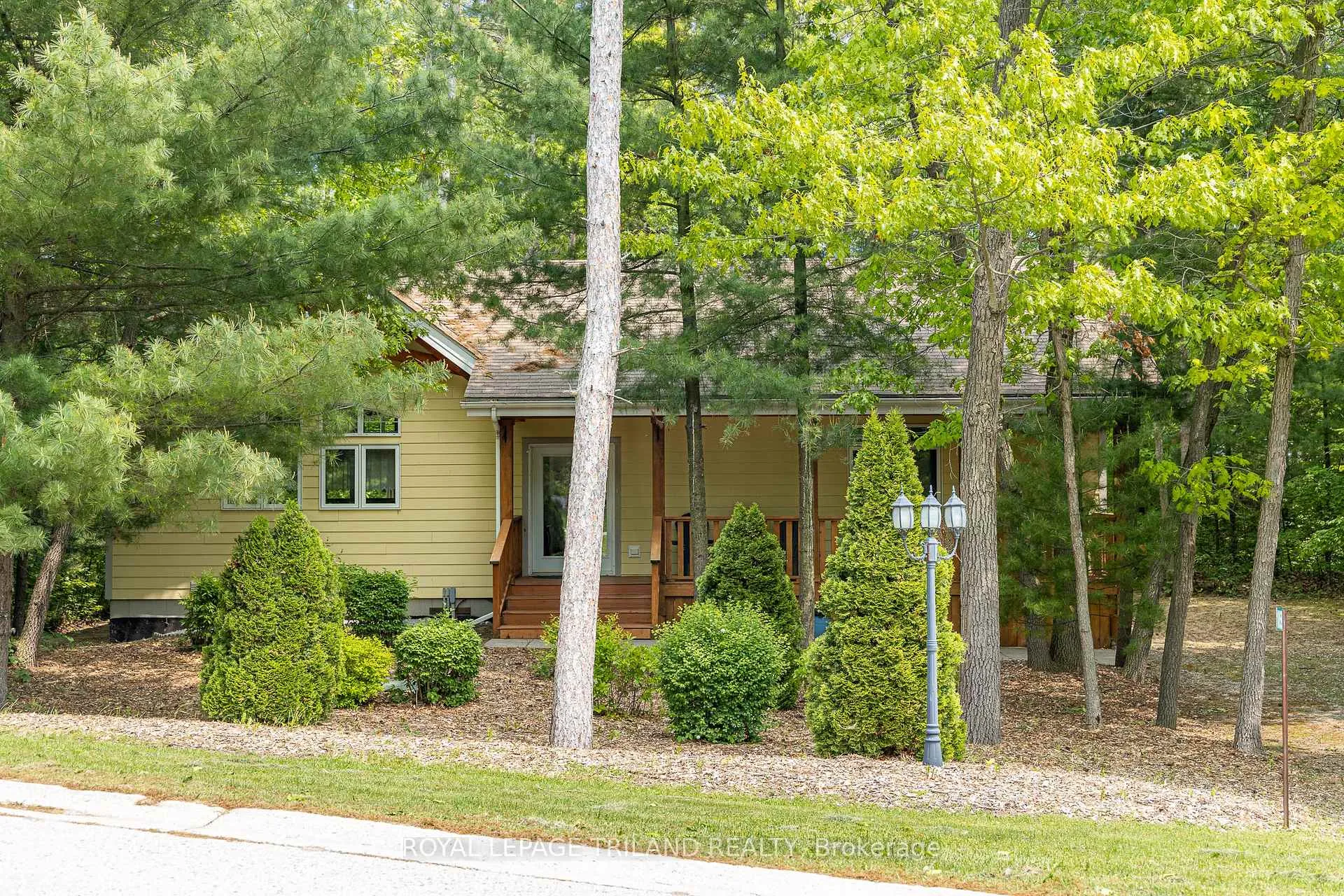 Photo 7 of 10059 Jennison Crescent, Lambton Shores, Grand Bend — HOMEH
