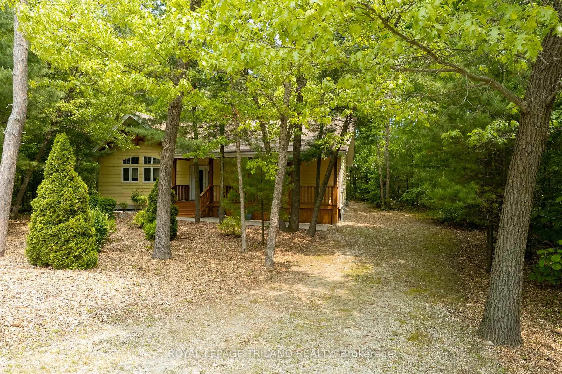 Photo 8 of 10059 Jennison Crescent, Lambton Shores, Grand Bend — HOMEH