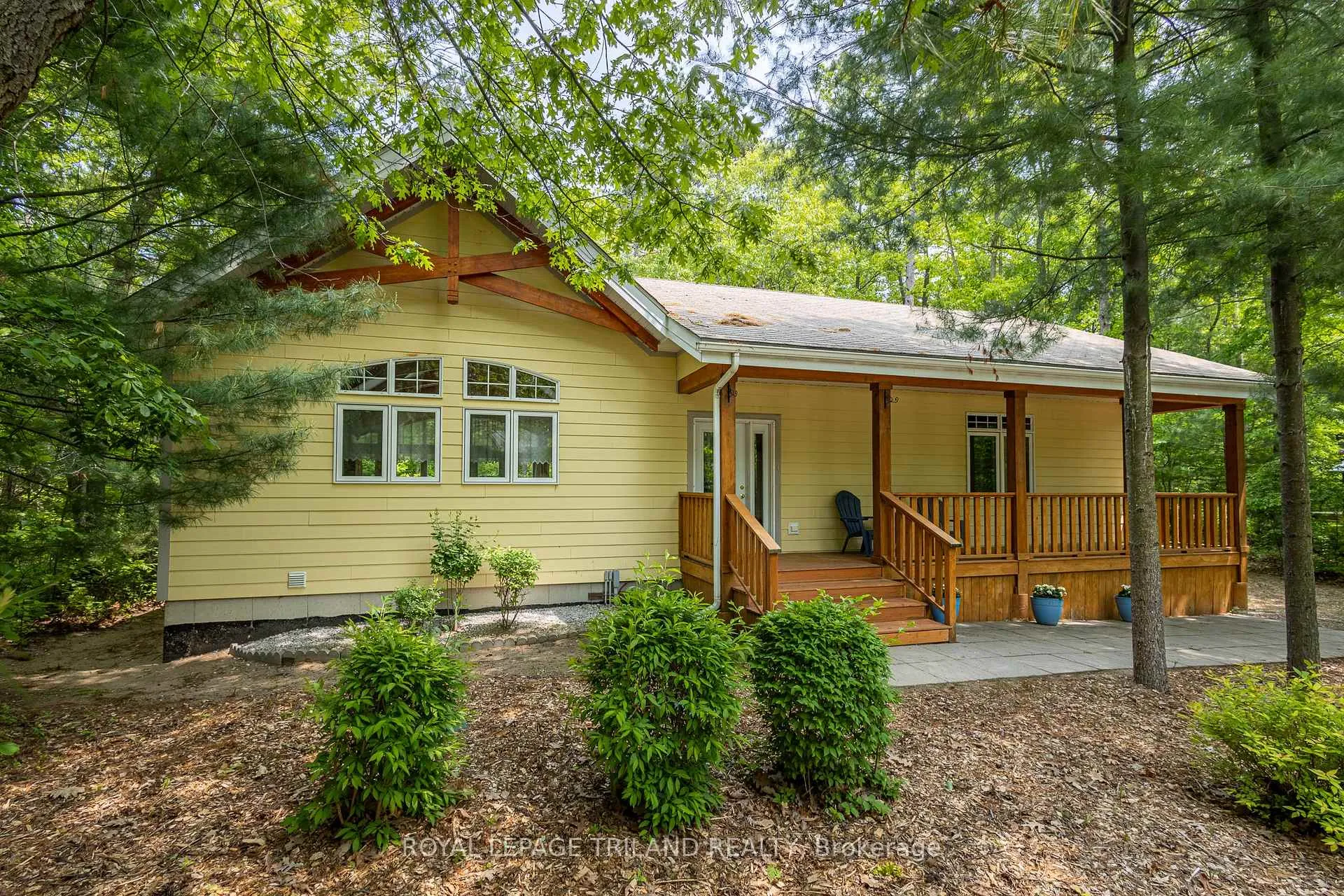 Photo 10 of 10059 Jennison Crescent, Lambton Shores, Grand Bend — HOMEH