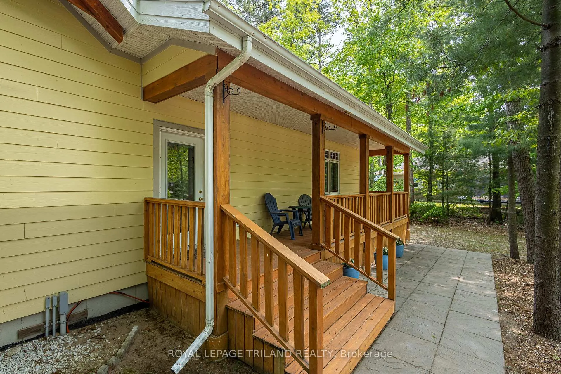 Photo 11 of 10059 Jennison Crescent, Lambton Shores, Grand Bend — HOMEH