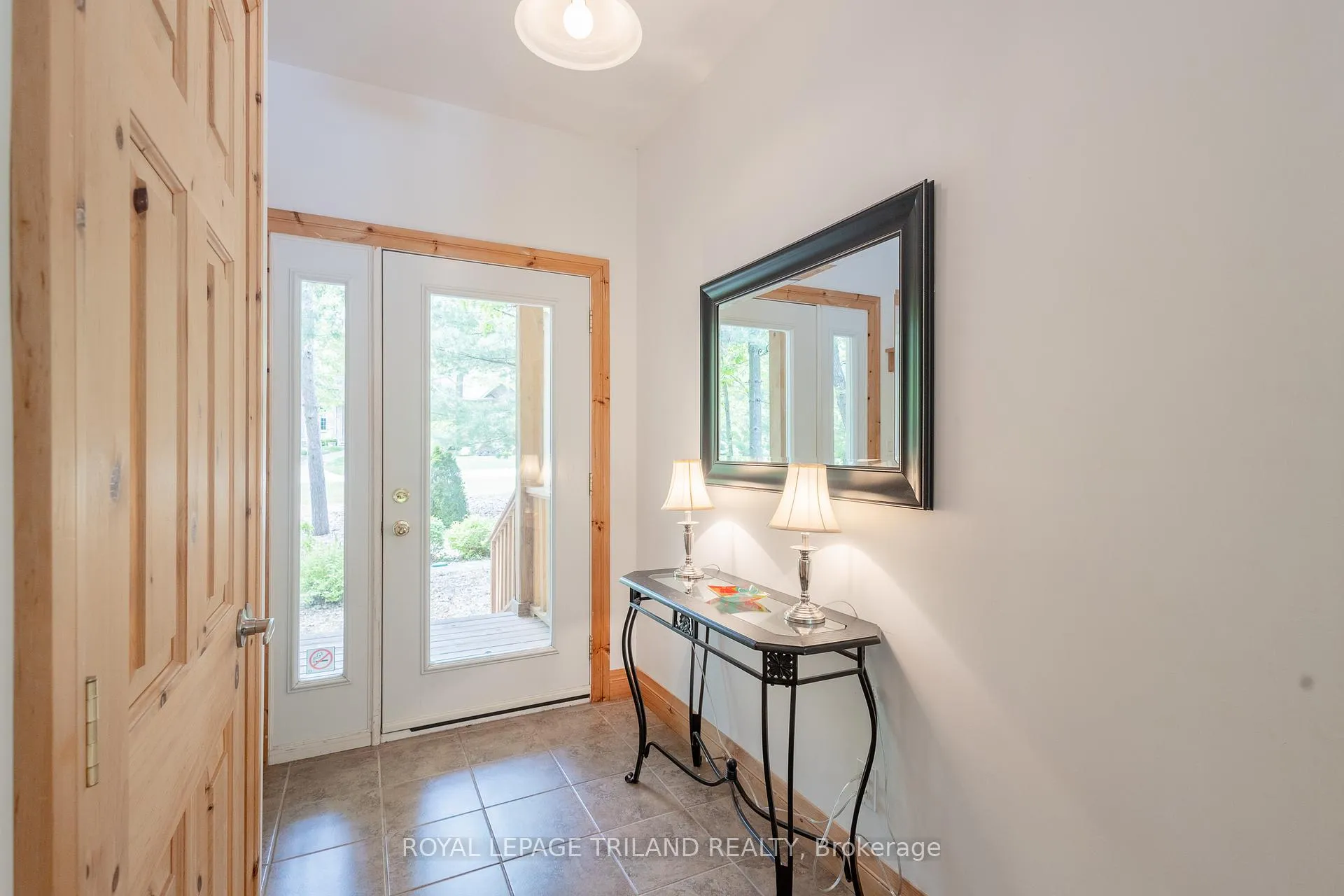 Photo 12 of 10059 Jennison Crescent, Lambton Shores, Grand Bend — HOMEH