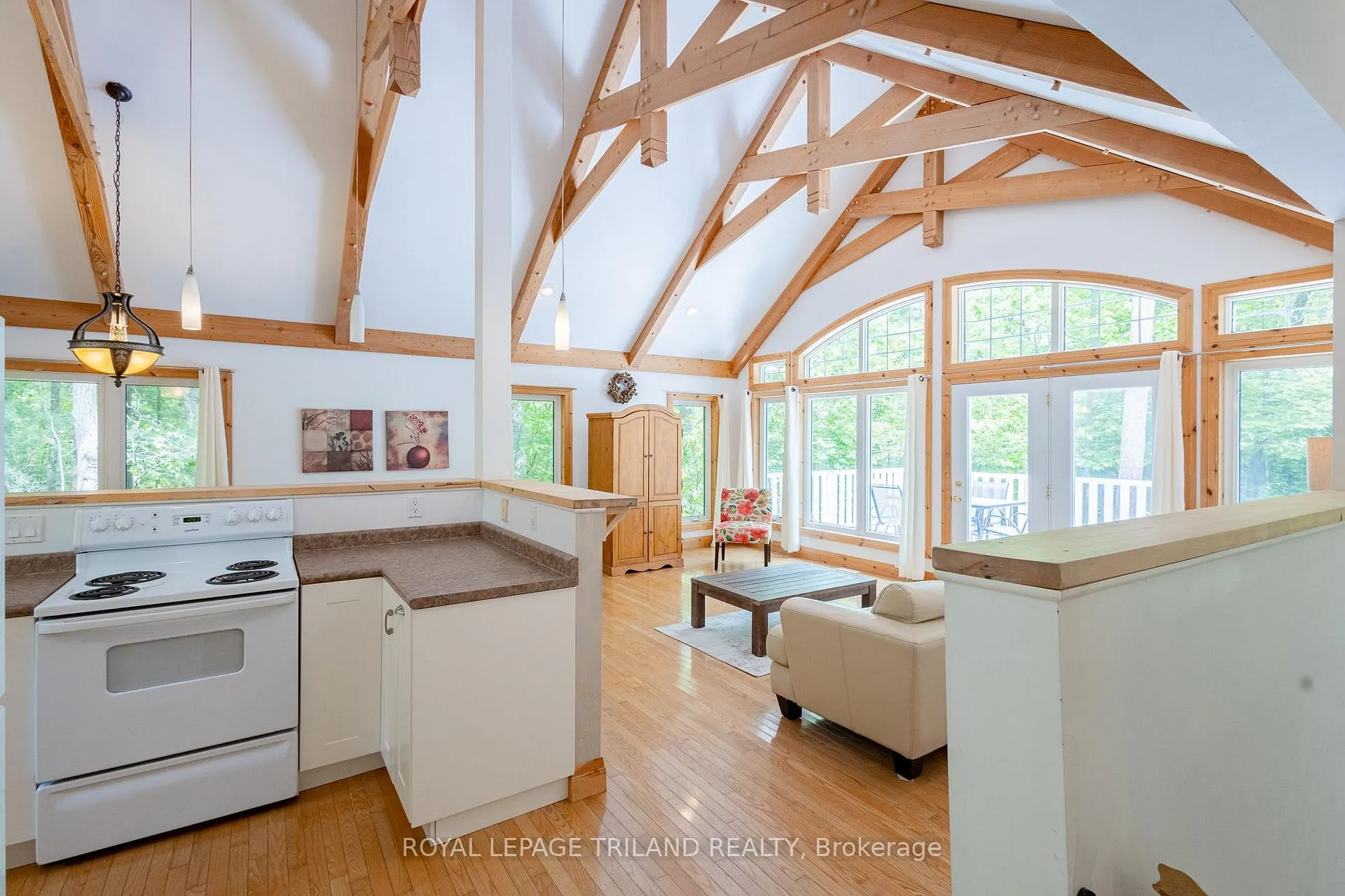 Photo 13 of 10059 Jennison Crescent, Lambton Shores, Grand Bend — HOMEH