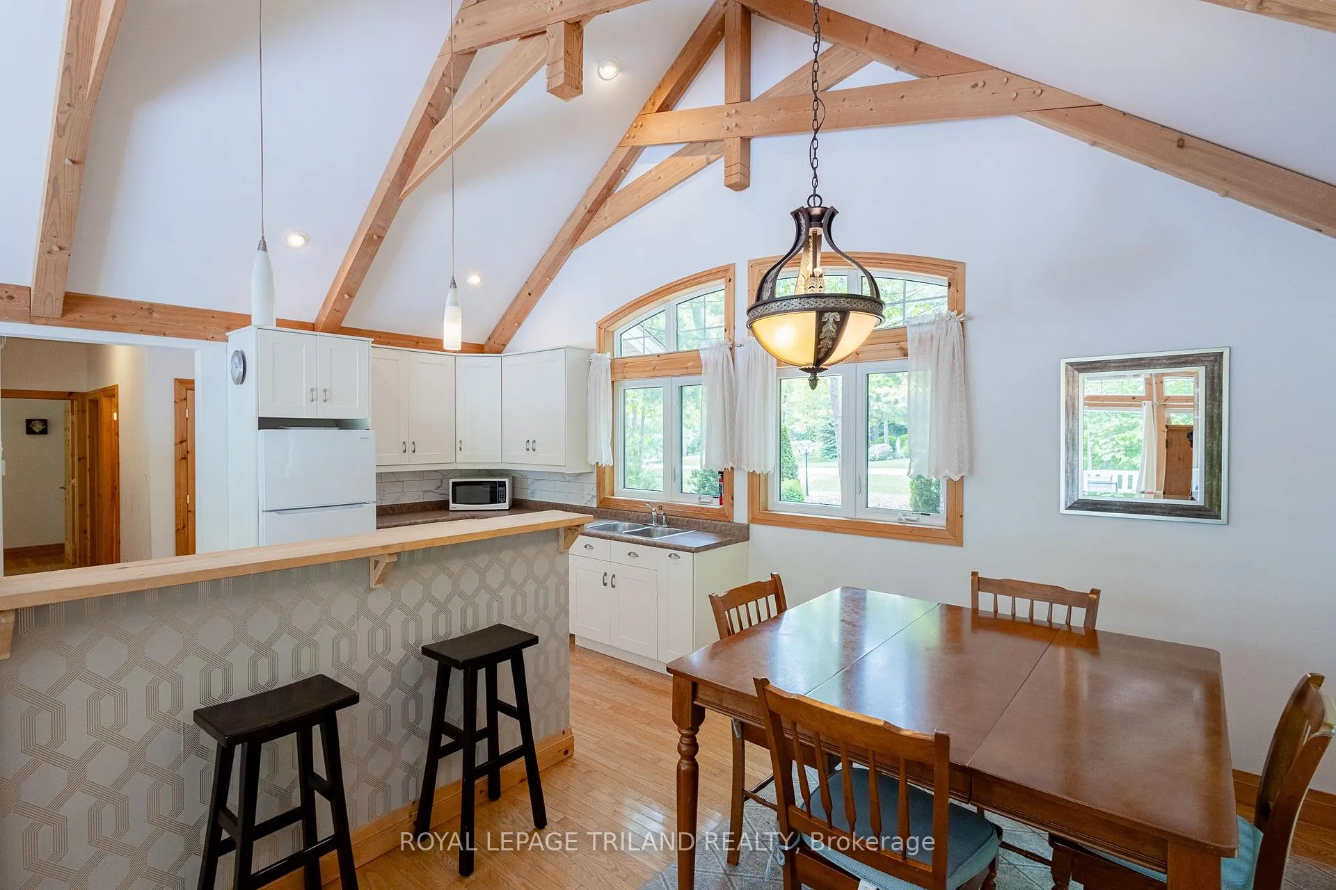 Photo 19 of 10059 Jennison Crescent, Lambton Shores, Grand Bend — HOMEH