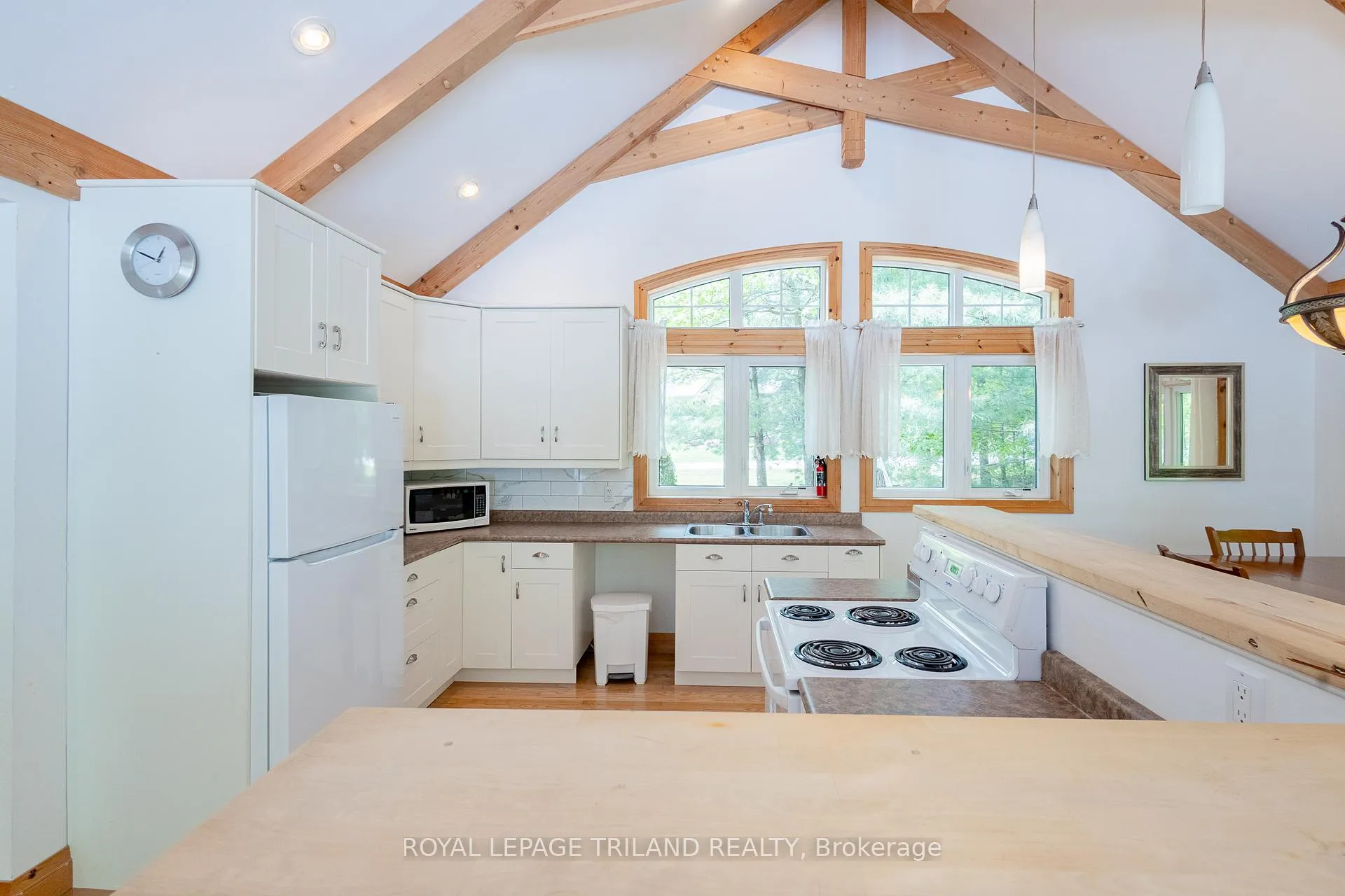 Photo 21 of 10059 Jennison Crescent, Lambton Shores, Grand Bend — HOMEH