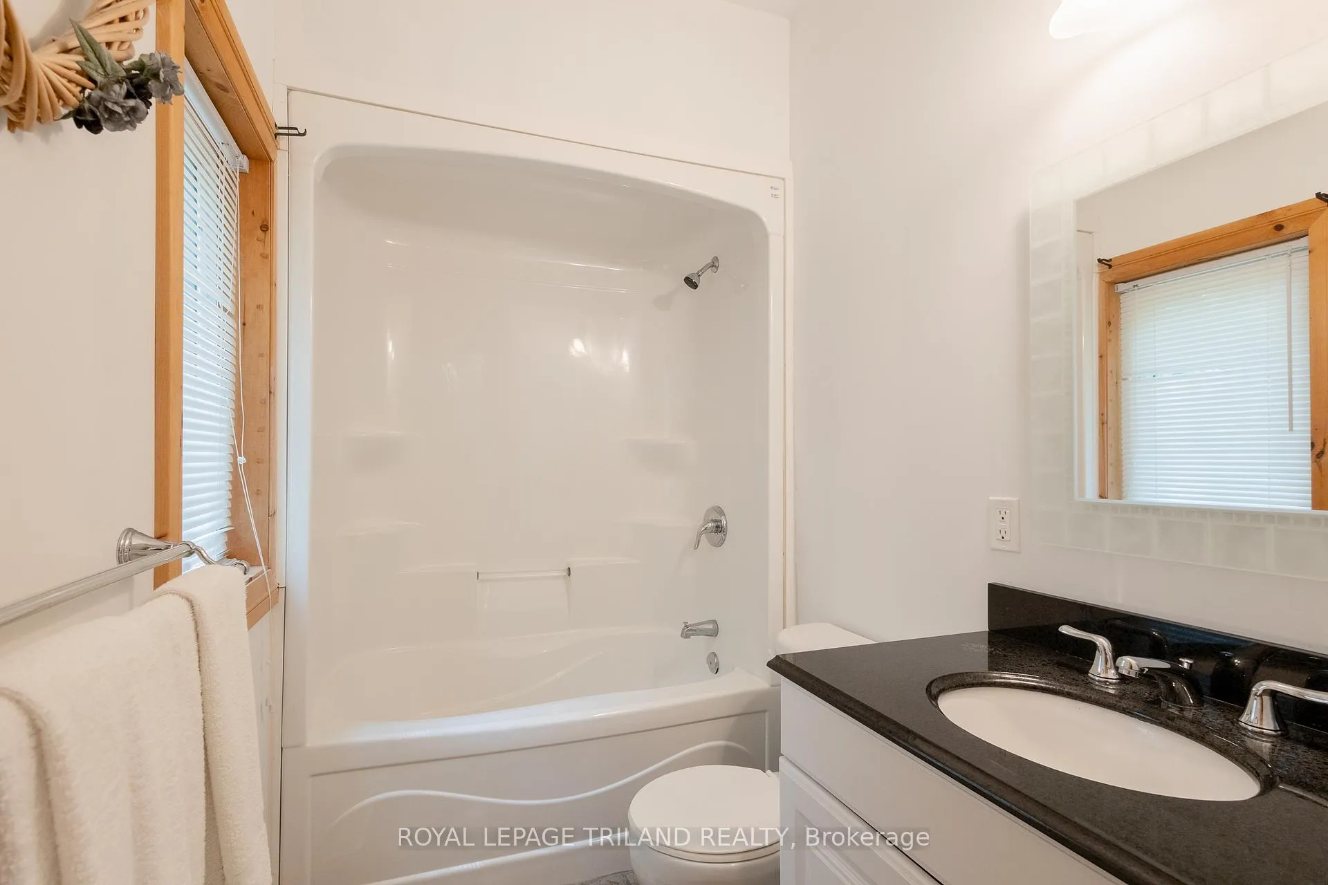 Photo 30 of 10059 Jennison Crescent, Lambton Shores, Grand Bend — HOMEH
