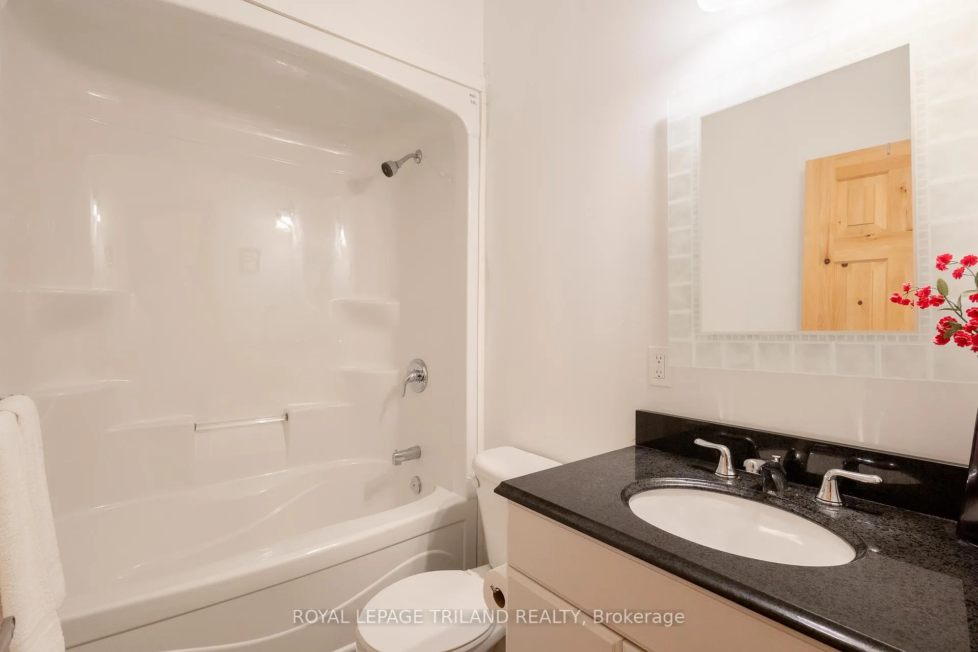 Photo 32 of 10059 Jennison Crescent, Lambton Shores, Grand Bend — HOMEH