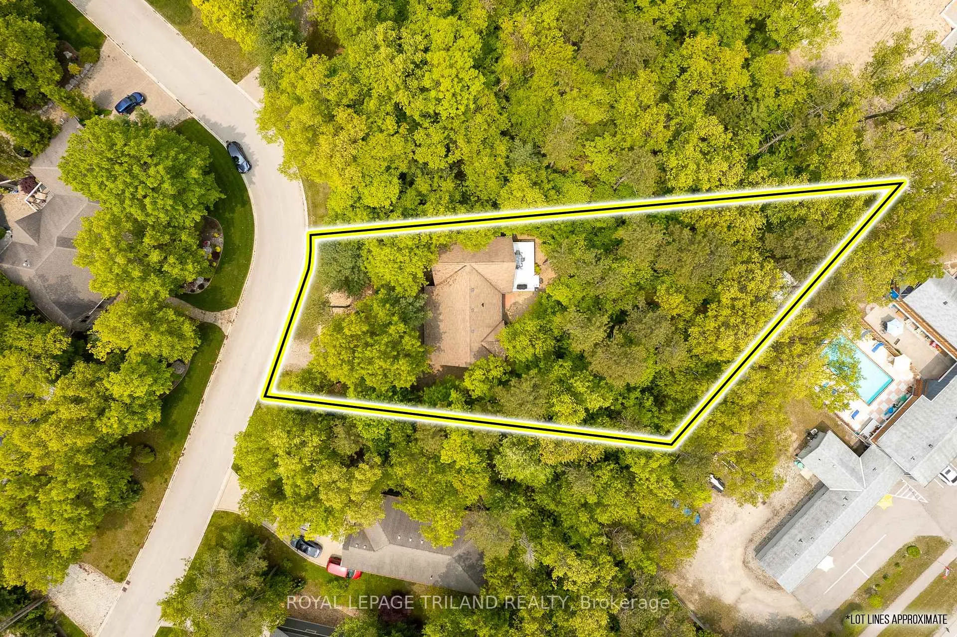 Photo 47 of 10059 Jennison Crescent, Lambton Shores, Grand Bend — HOMEH