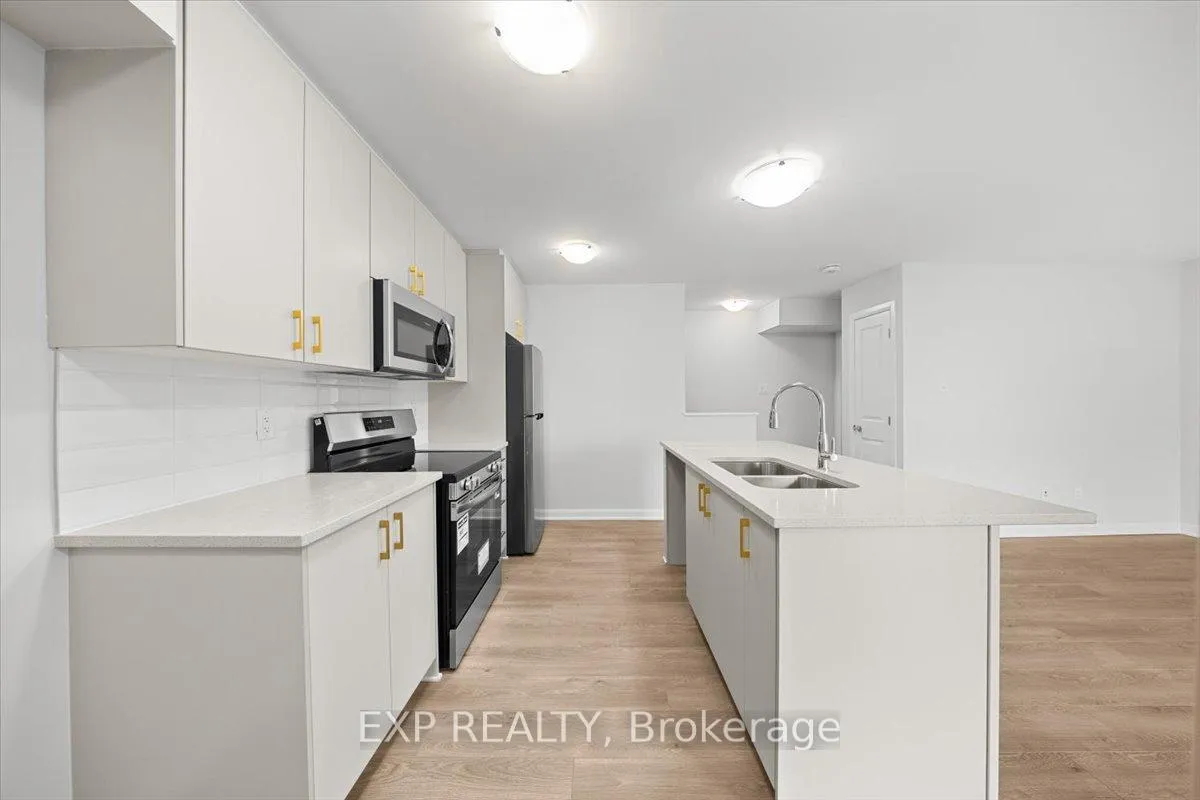 Photo 4 of 1255 Creekway Private, Ottawa, Kanata - Kanata Lakes/Heritage Hills — HOMEH