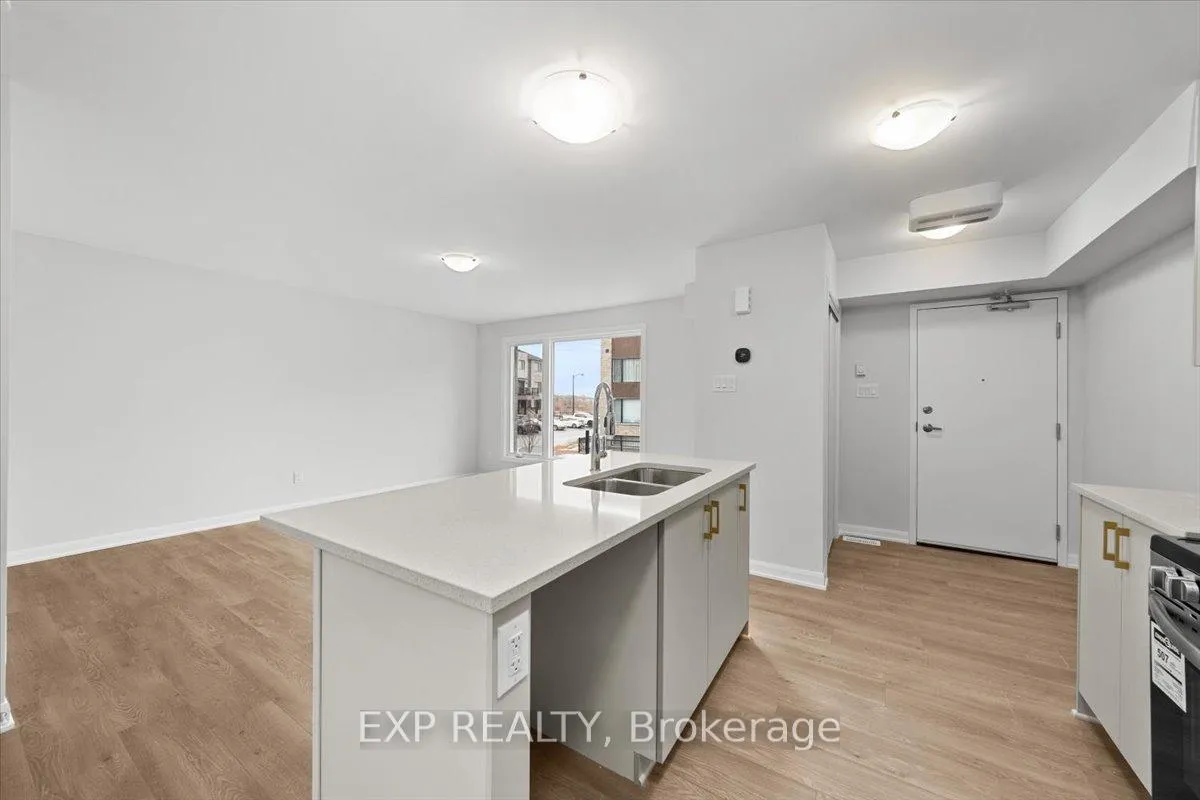 Photo 7 of 1255 Creekway Private, Ottawa, Kanata - Kanata Lakes/Heritage Hills — HOMEH