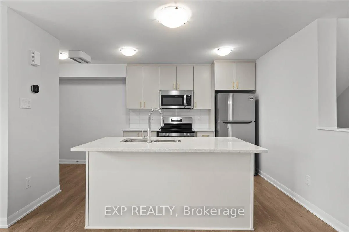 Photo 9 of 1255 Creekway Private, Ottawa, Kanata - Kanata Lakes/Heritage Hills — HOMEH
