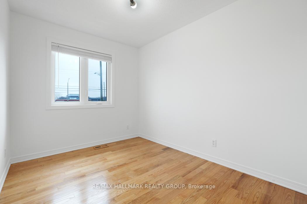 Photo 17 of 97 Forestglade Crescent, Ottawa, Hunt Club Park — HOMEH