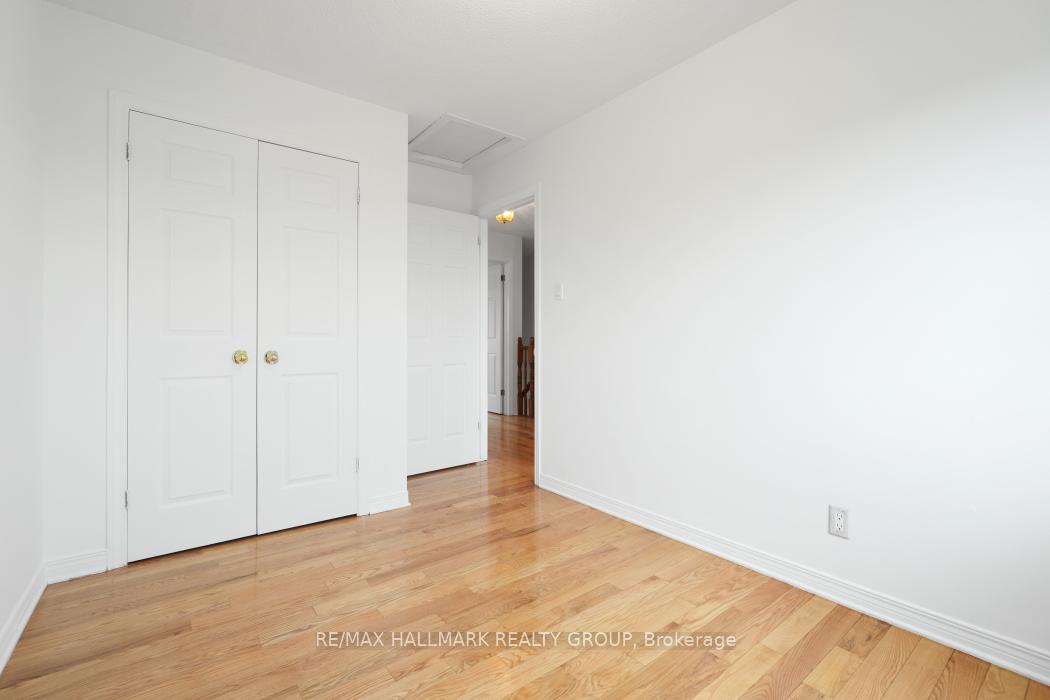 Photo 18 of 97 Forestglade Crescent, Ottawa, Hunt Club Park — HOMEH