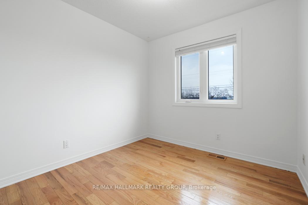 Photo 19 of 97 Forestglade Crescent, Ottawa, Hunt Club Park — HOMEH
