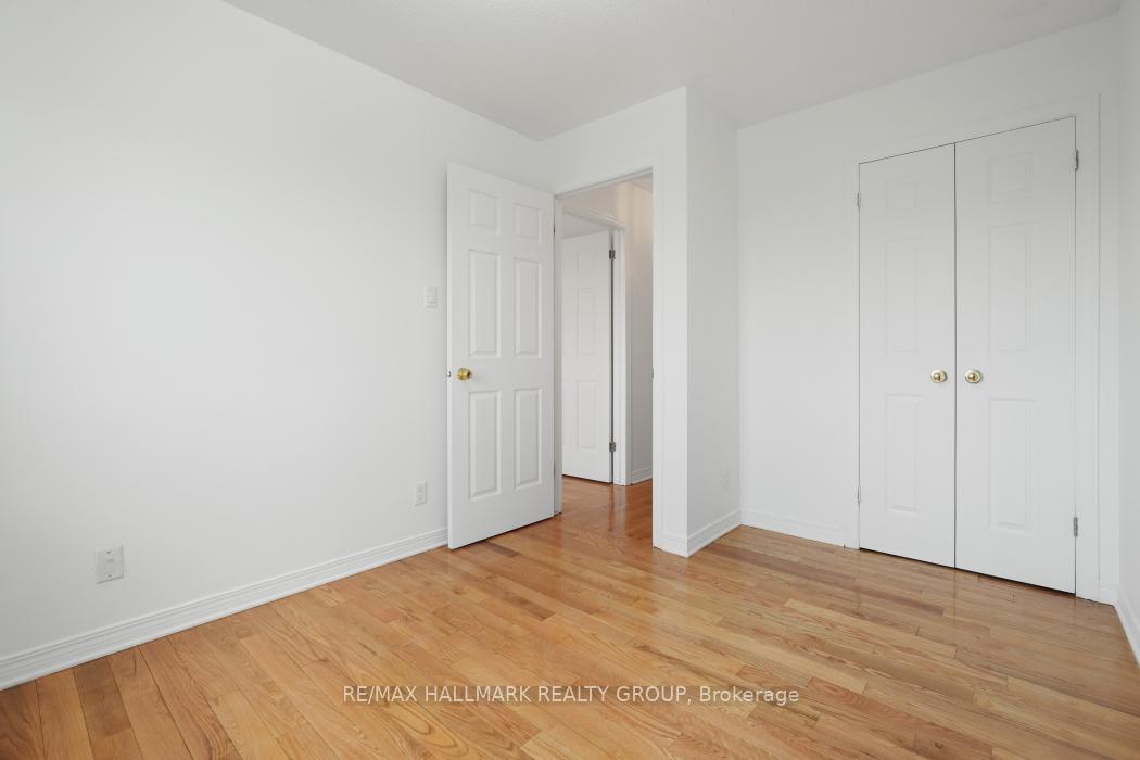 Photo 20 of 97 Forestglade Crescent, Ottawa, Hunt Club Park — HOMEH