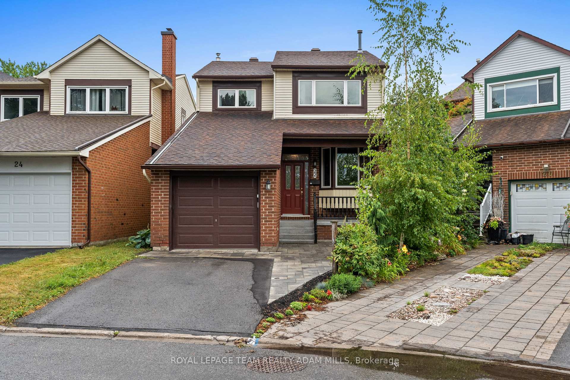 Photo 1 of 22 Fireside Crescent, Ottawa, Hunt Club Park/Greenboro — HOMEH