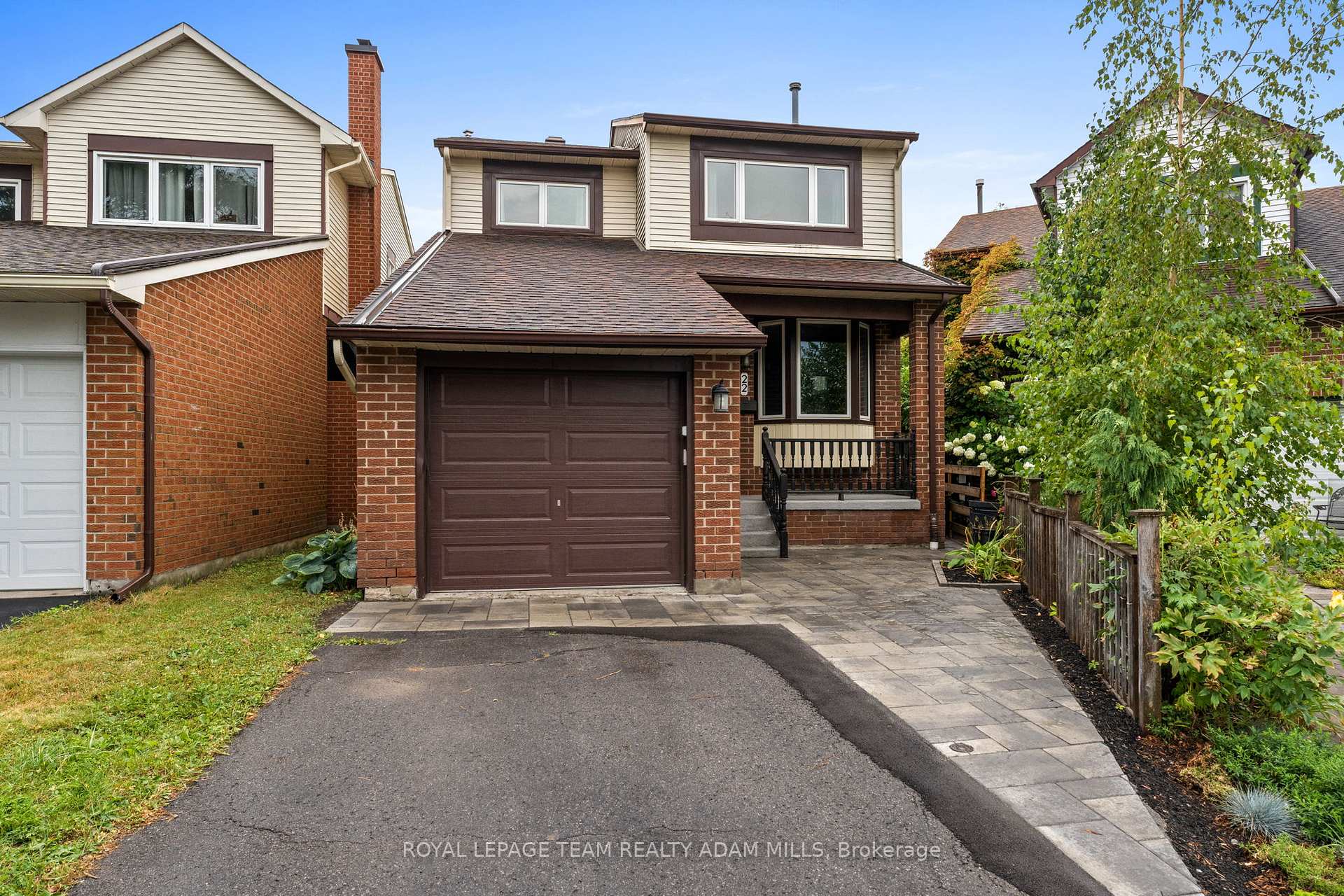 Photo 3 of 22 Fireside Crescent, Ottawa, Hunt Club Park/Greenboro — HOMEH