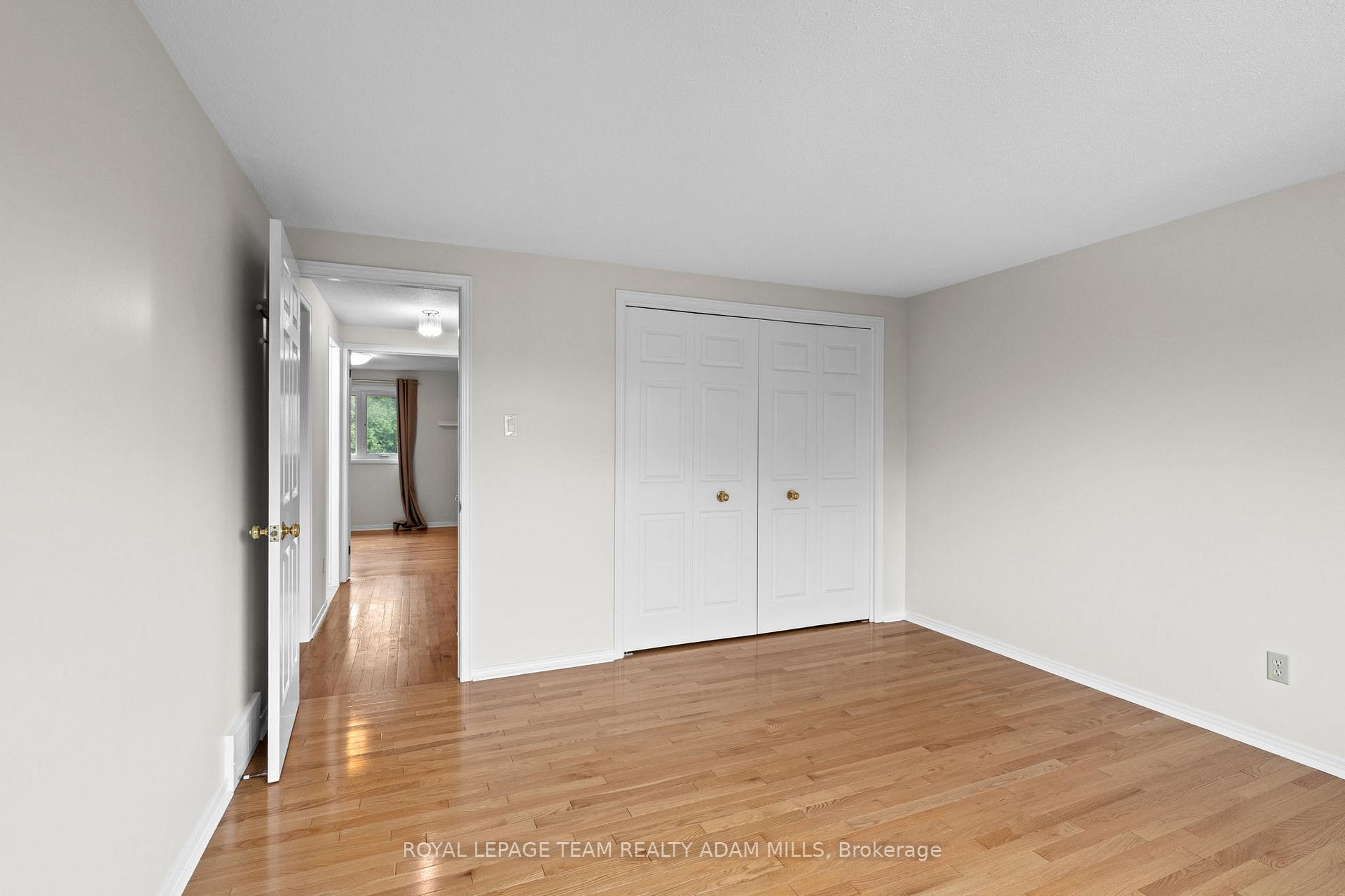 Photo 25 of 22 Fireside Crescent, Ottawa, Hunt Club Park/Greenboro — HOMEH