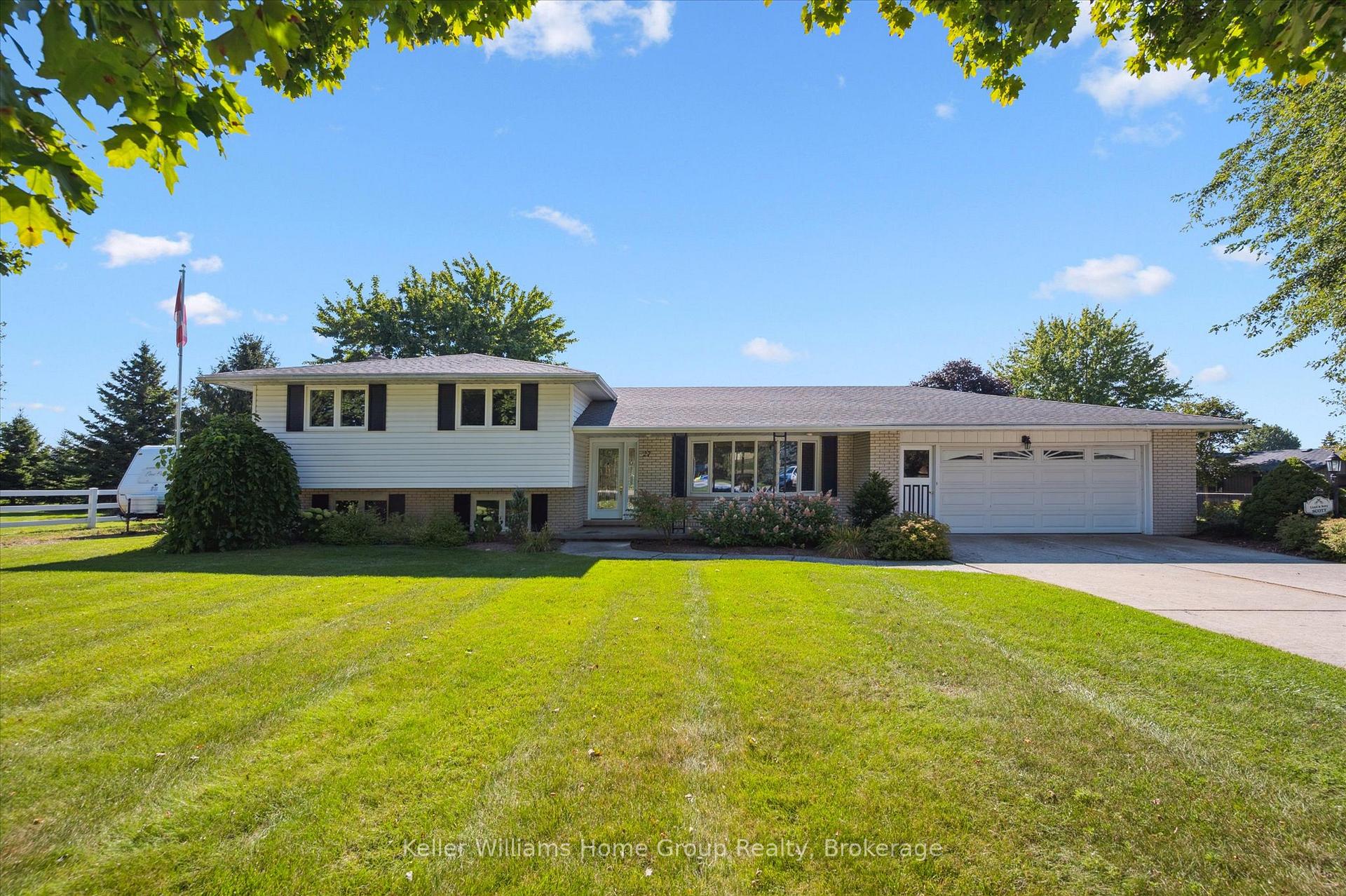 Photo 1 of 27 Peel Street E, Mapleton, Rural Mapleton — HOMEH