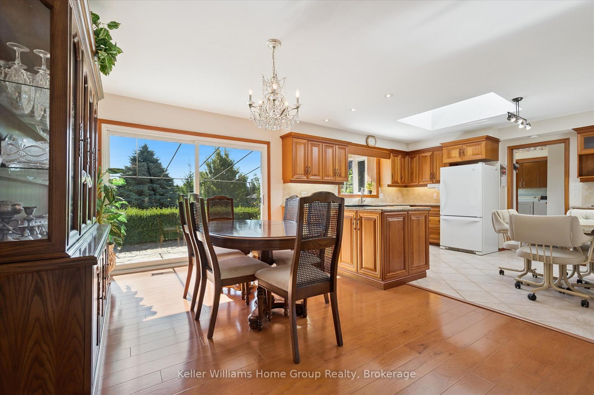 Photo 9 of 27 Peel Street E, Mapleton, Rural Mapleton — HOMEH