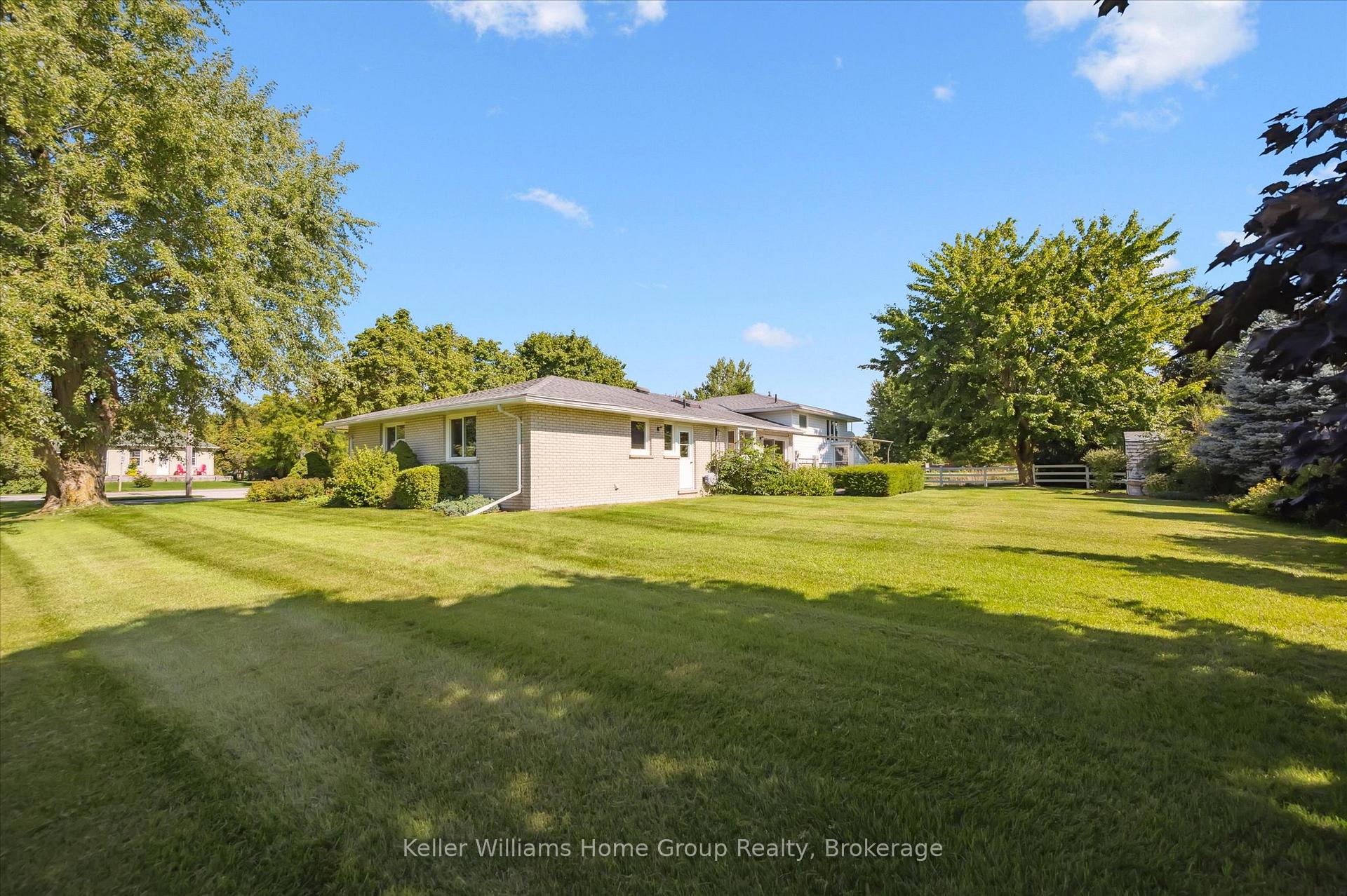 Photo 31 of 27 Peel Street E, Mapleton, Rural Mapleton — HOMEH