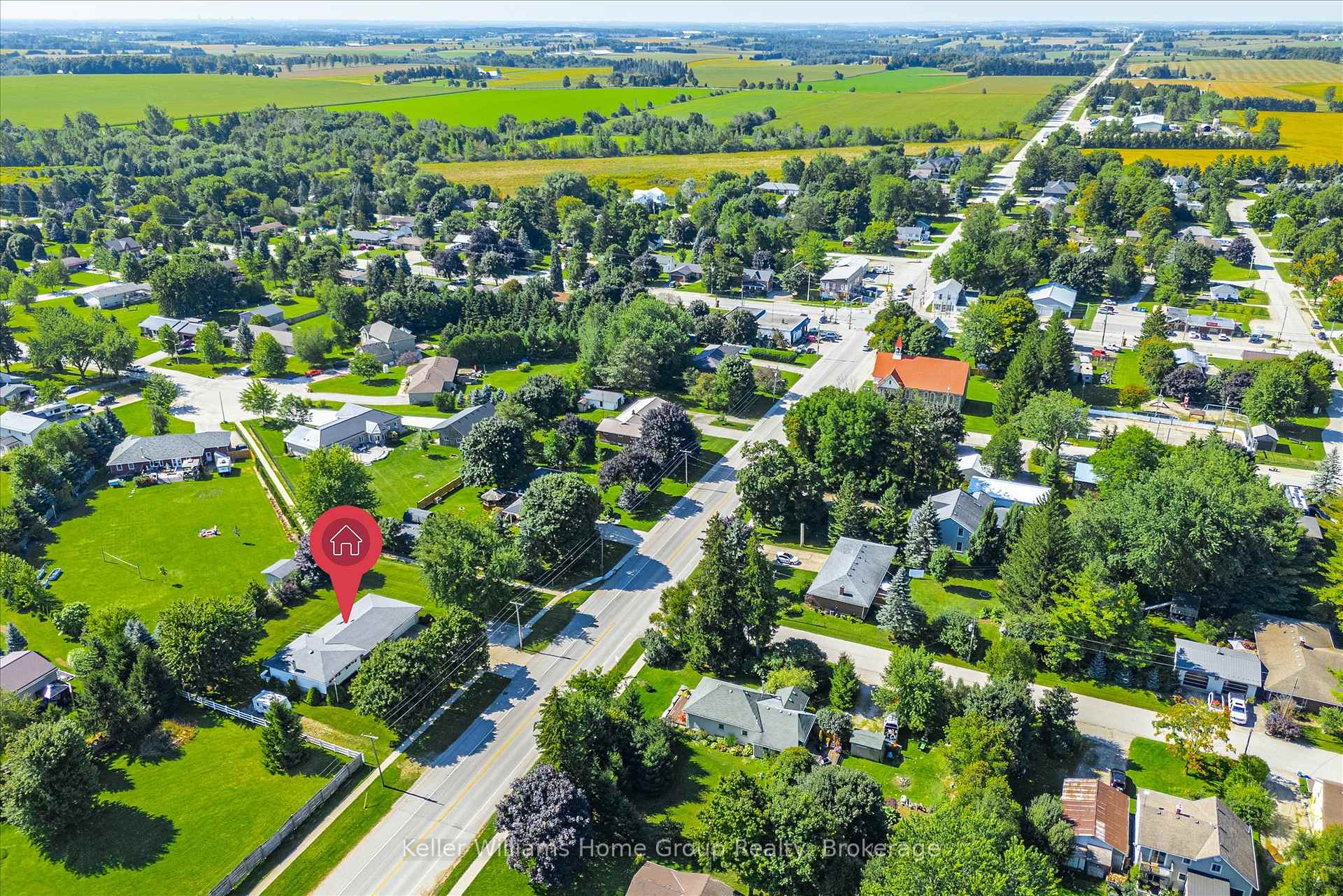 Photo 40 of 27 Peel Street E, Mapleton, Rural Mapleton — HOMEH