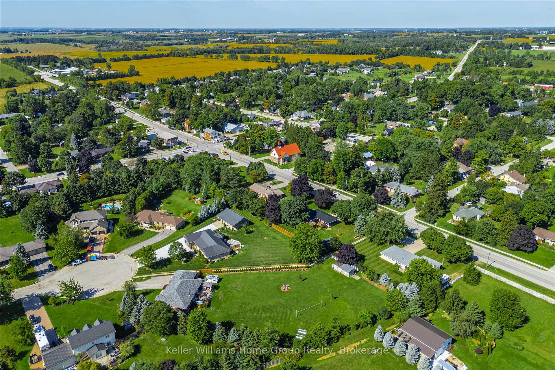 Photo 41 of 27 Peel Street E, Mapleton, Rural Mapleton — HOMEH