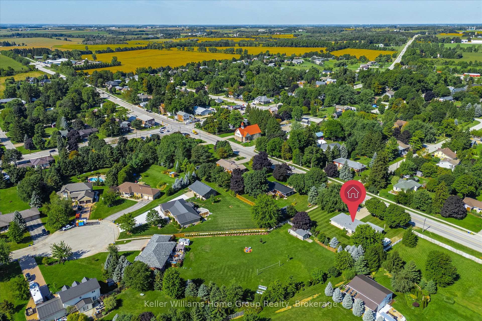 Photo 42 of 27 Peel Street E, Mapleton, Rural Mapleton — HOMEH
