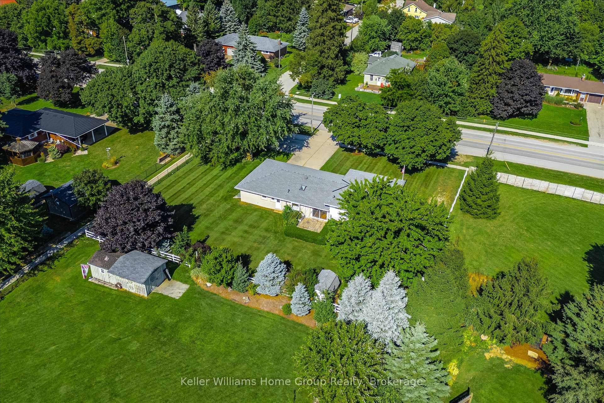 Photo 47 of 27 Peel Street E, Mapleton, Rural Mapleton — HOMEH