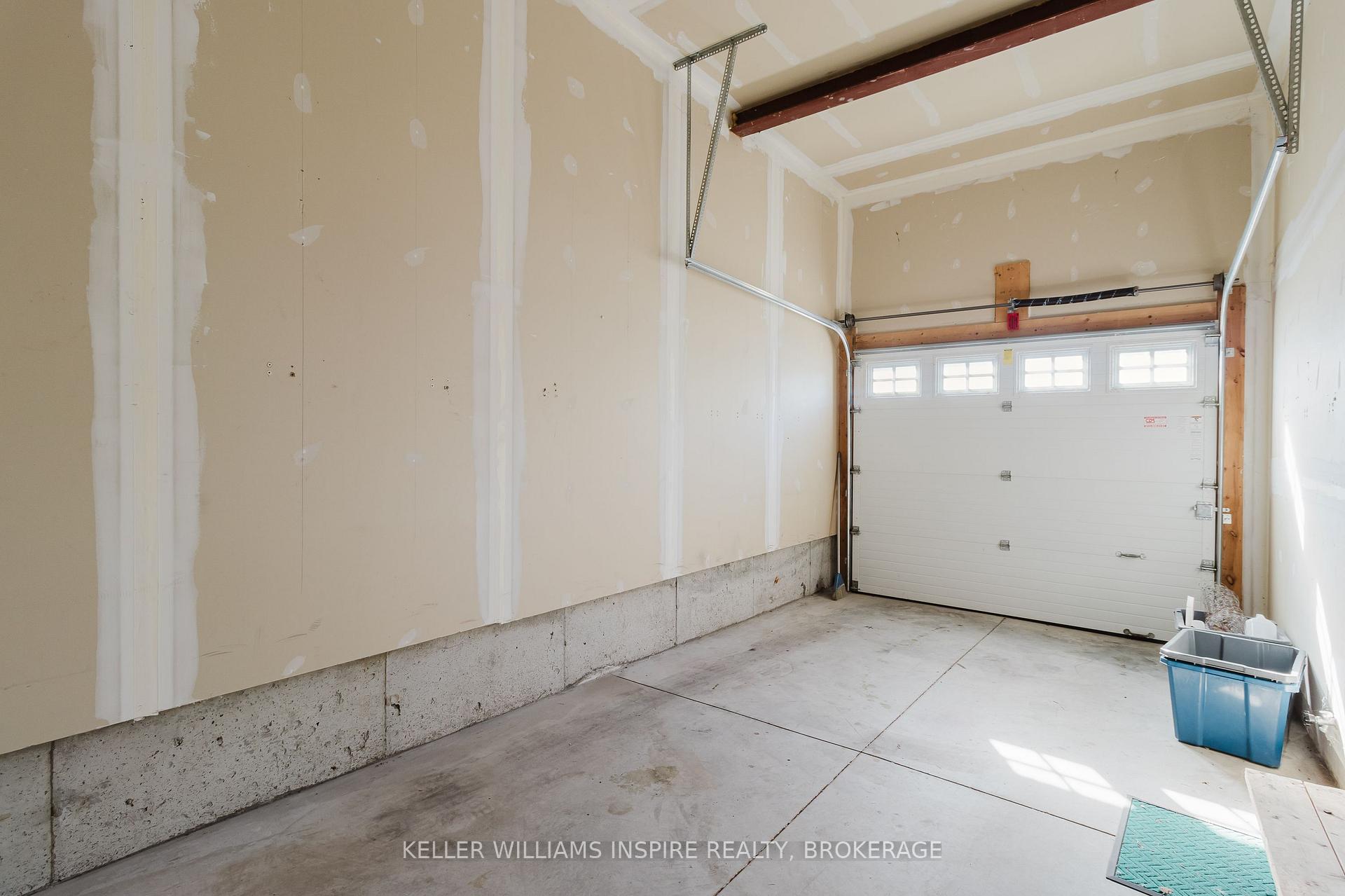 Photo 4 of 131 Simurda Court, Loyalist, Amherstview — HOMEH