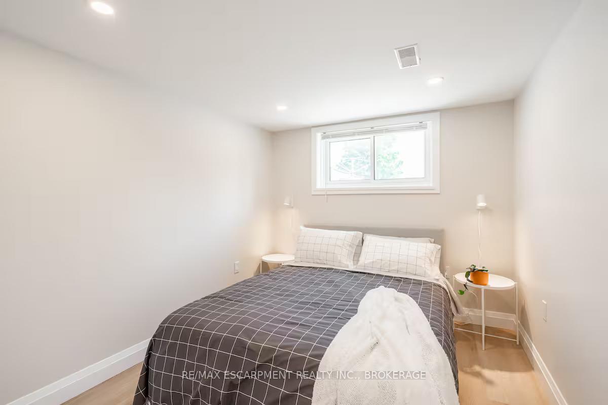 Photo 17 of Unit Lower, 73 Cranbrook Drive, Hamilton, Gilkson — HOMEH
