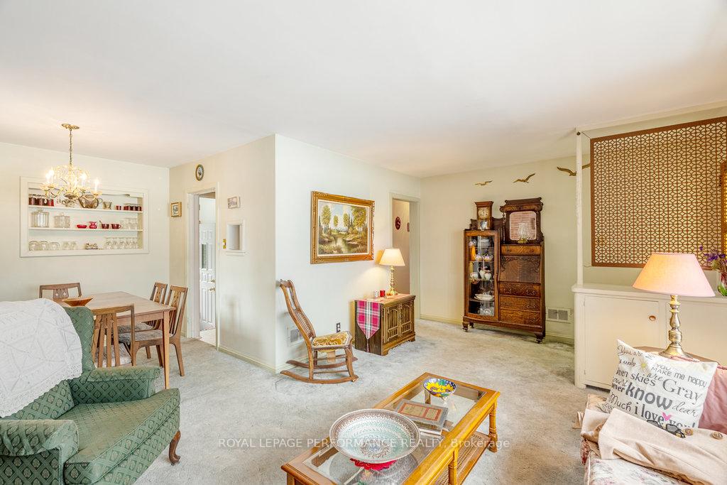 Photo 4 of 167 Mafeking Avenue, Ottawa, Manor Park — HOMEH