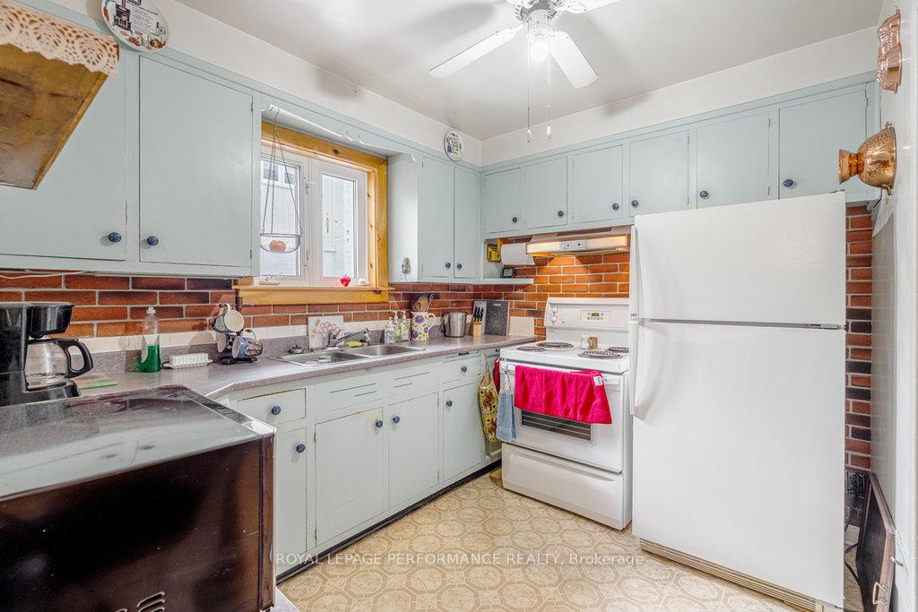 Photo 13 of 167 Mafeking Avenue, Ottawa, Manor Park — HOMEH
