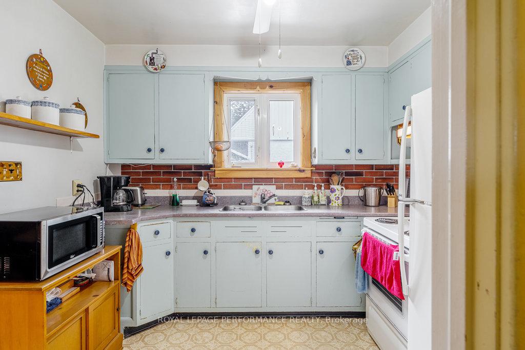 Photo 14 of 167 Mafeking Avenue, Ottawa, Manor Park — HOMEH