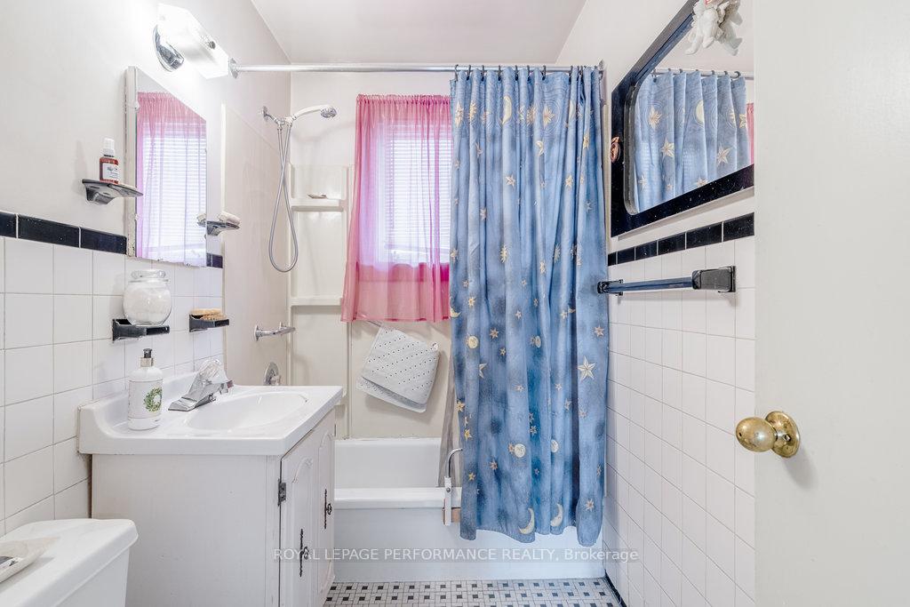 Photo 28 of 167 Mafeking Avenue, Ottawa, Manor Park — HOMEH