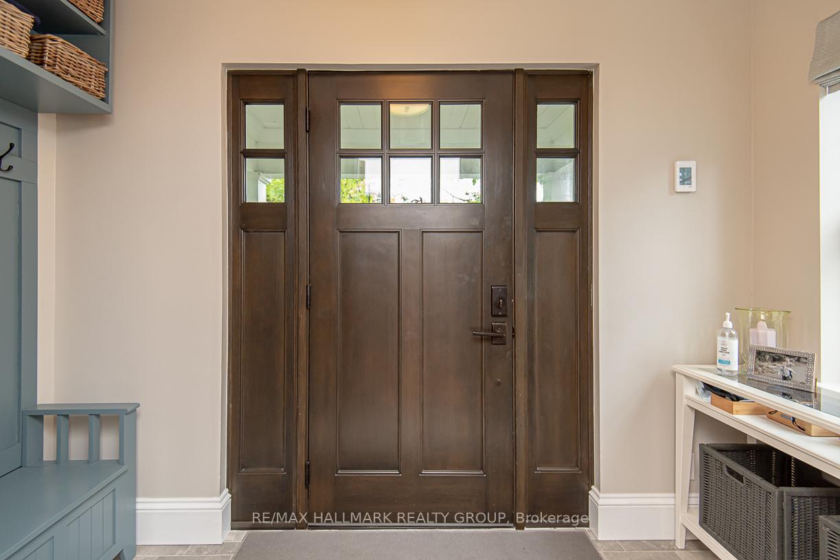 Photo 4 of 875 Kingsmere Avenue, Ottawa, McKellar Heights/Glabar Park — HOMEH