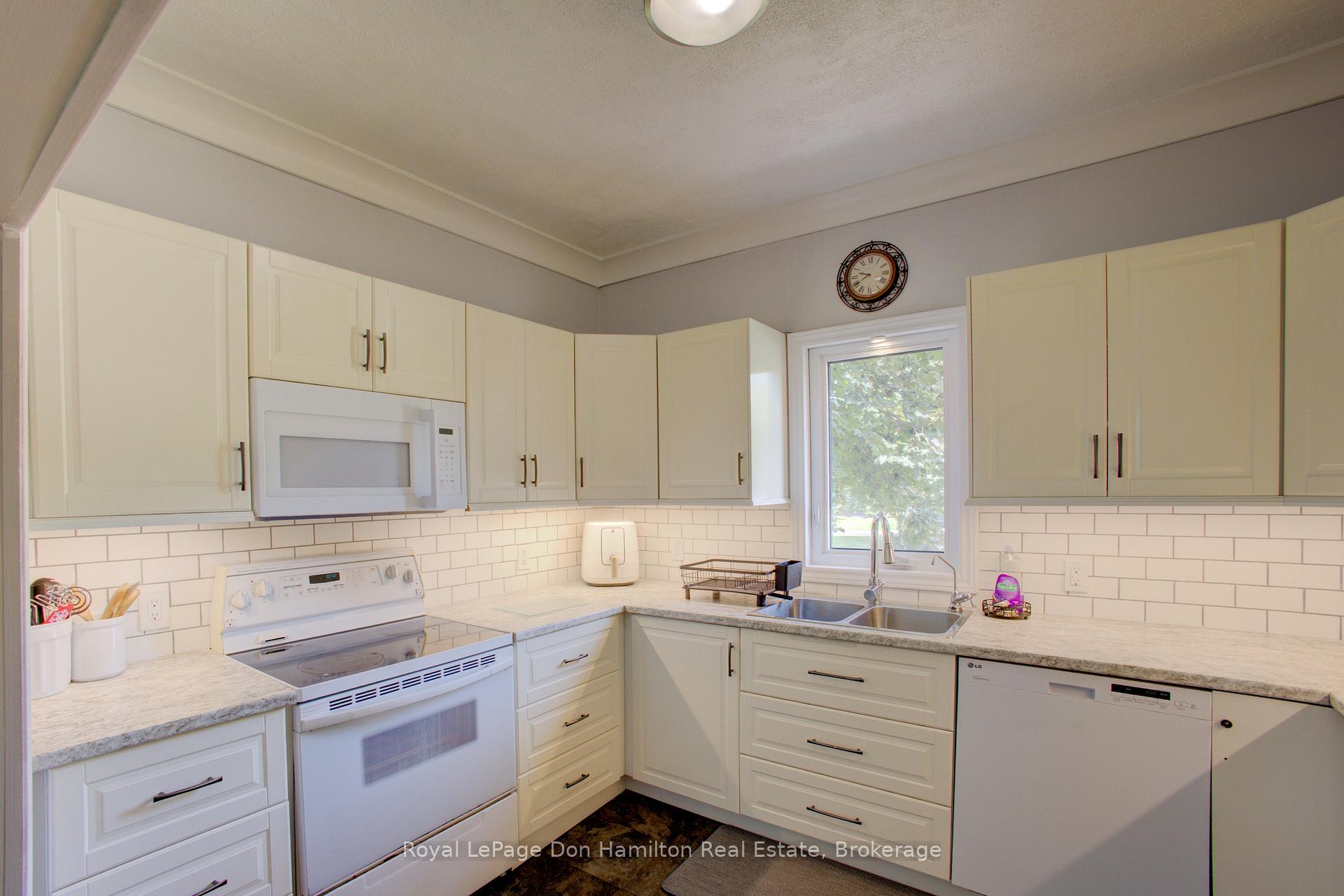 Photo 15 of 3002 Brookhaven Drive, Howick — HOMEH