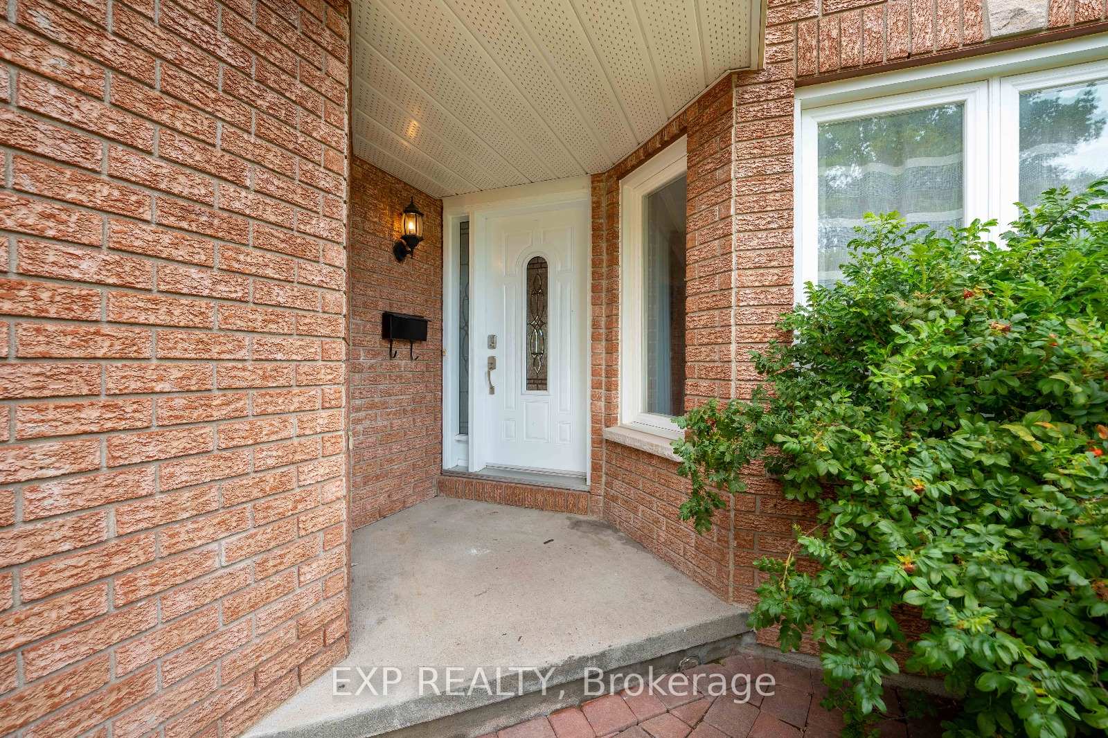 Photo 3 of 1642 Blohm Drive, Ottawa, Hunt Club Park — HOMEH