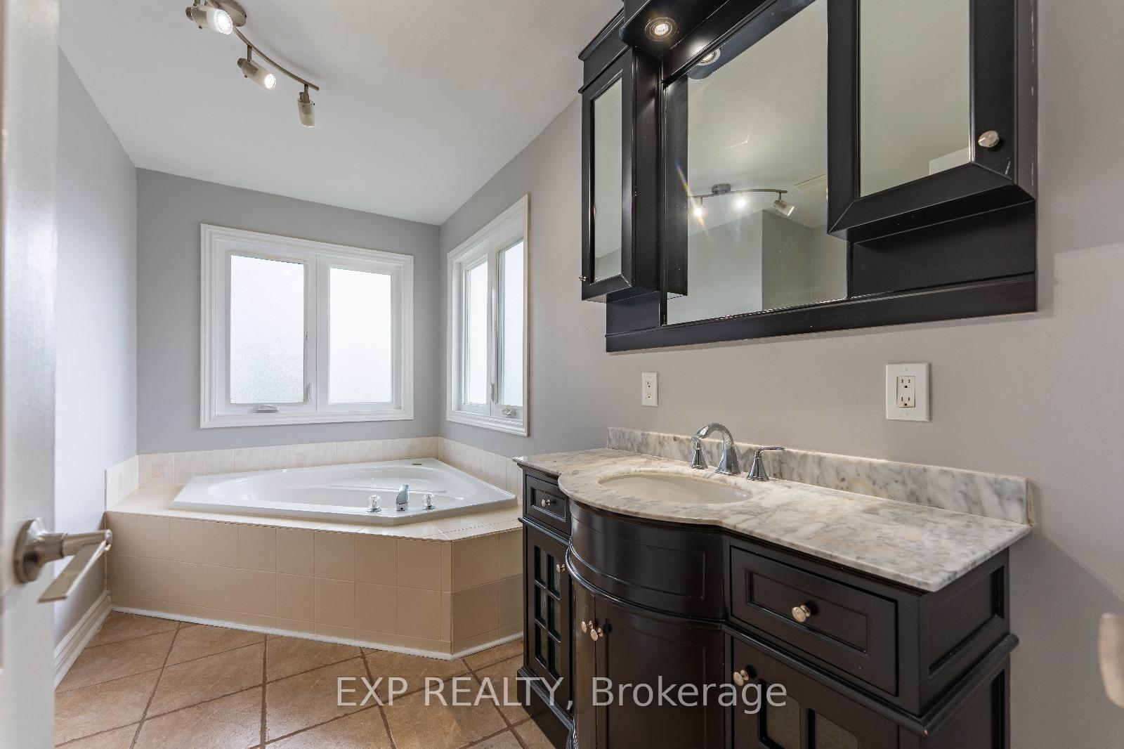 Photo 23 of 1642 Blohm Drive, Ottawa, Hunt Club Park — HOMEH