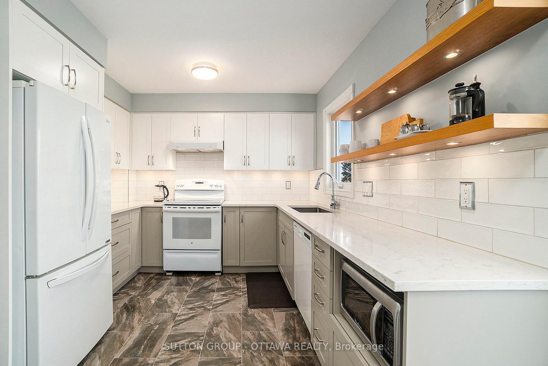 Photo 4 of 13 Drayton Private, Ottawa, CFB Rockcliffe and Area — HOMEH