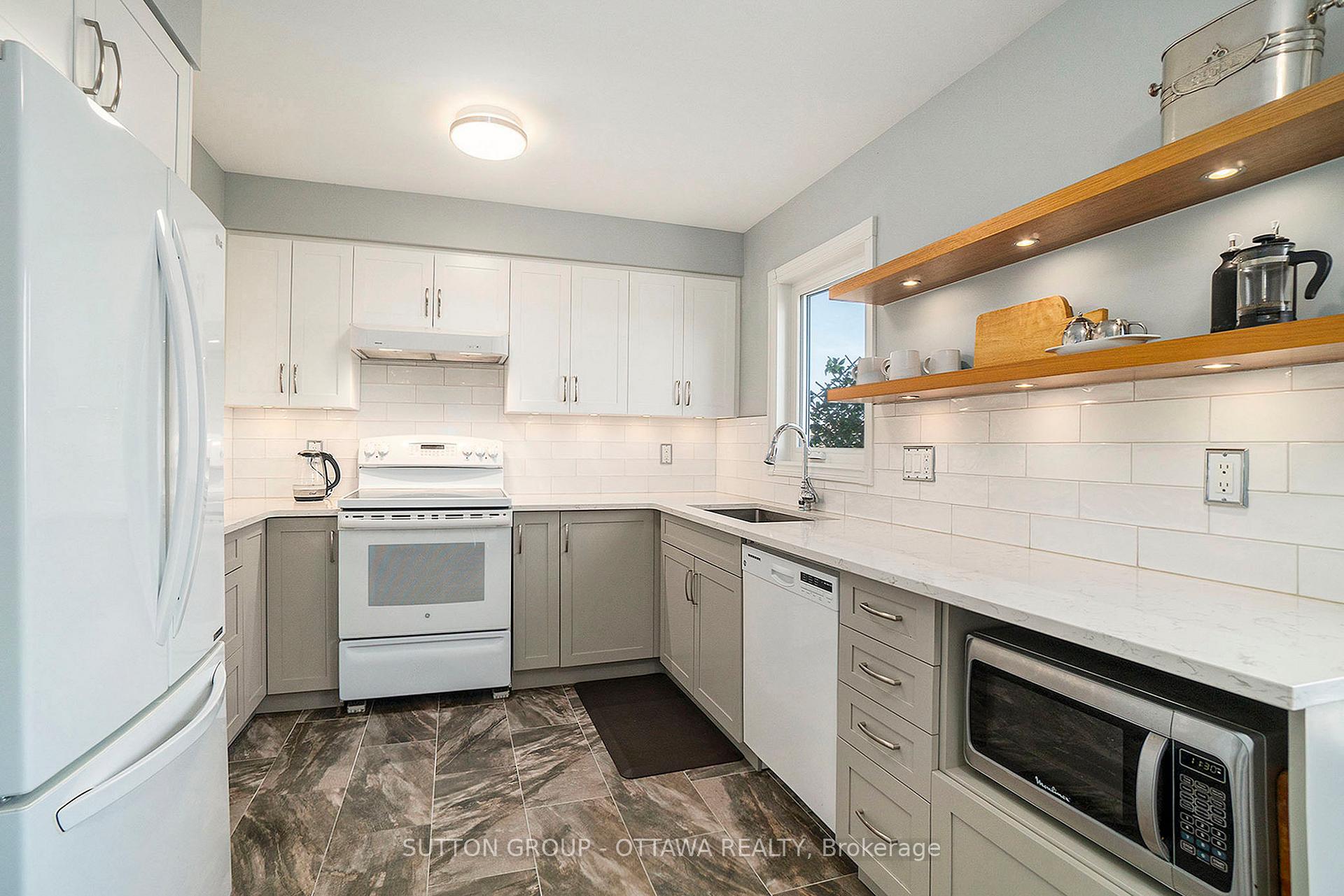 Photo 5 of 13 Drayton Private, Ottawa, CFB Rockcliffe and Area — HOMEH