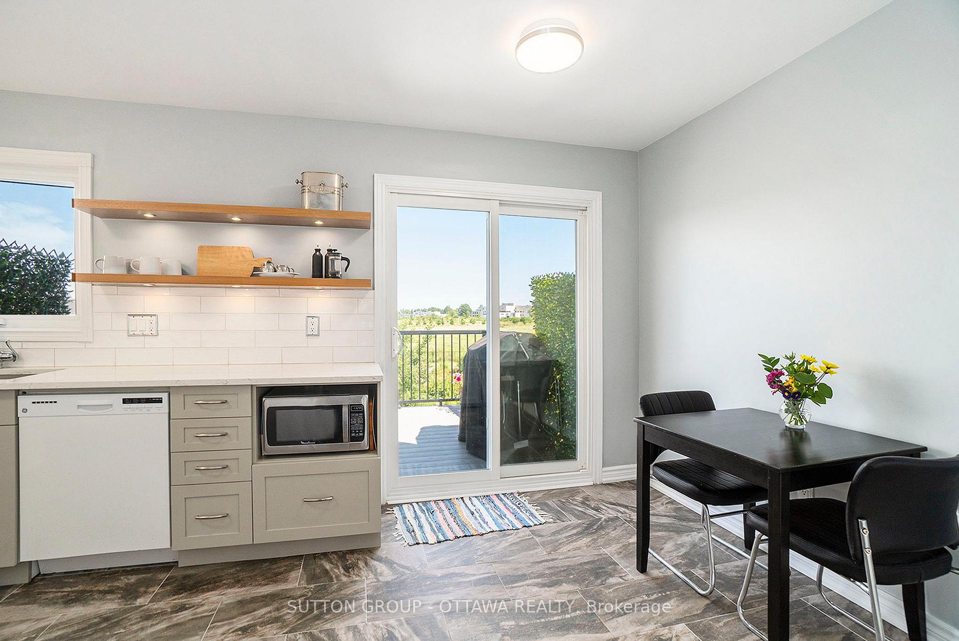 Photo 8 of 13 Drayton Private, Ottawa, CFB Rockcliffe and Area — HOMEH