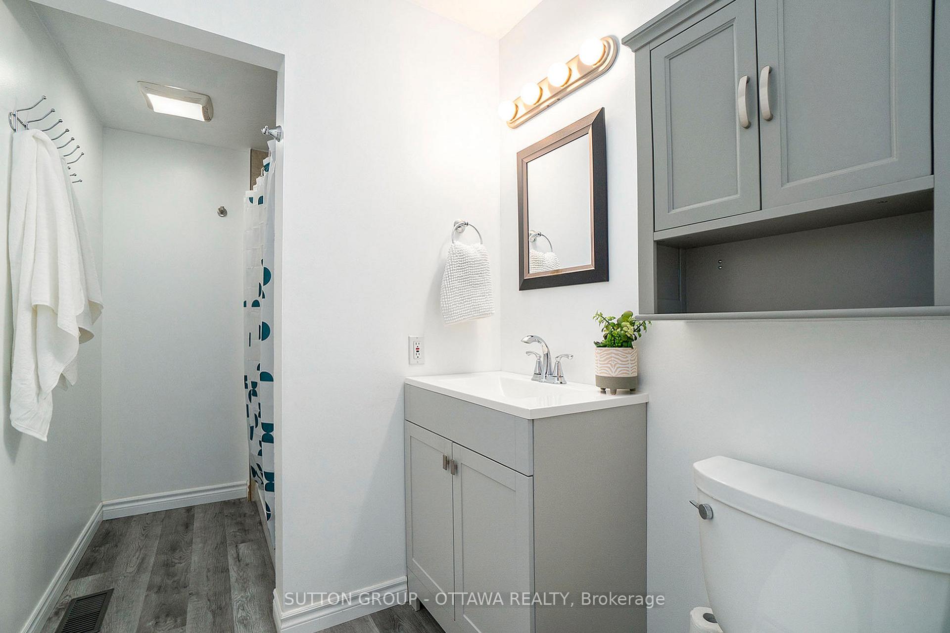 Photo 27 of 13 Drayton Private, Ottawa, CFB Rockcliffe and Area — HOMEH