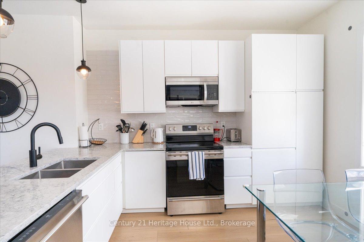 Photo 16 of Unit B, 180 Weber Street, Kitchener — HOMEH