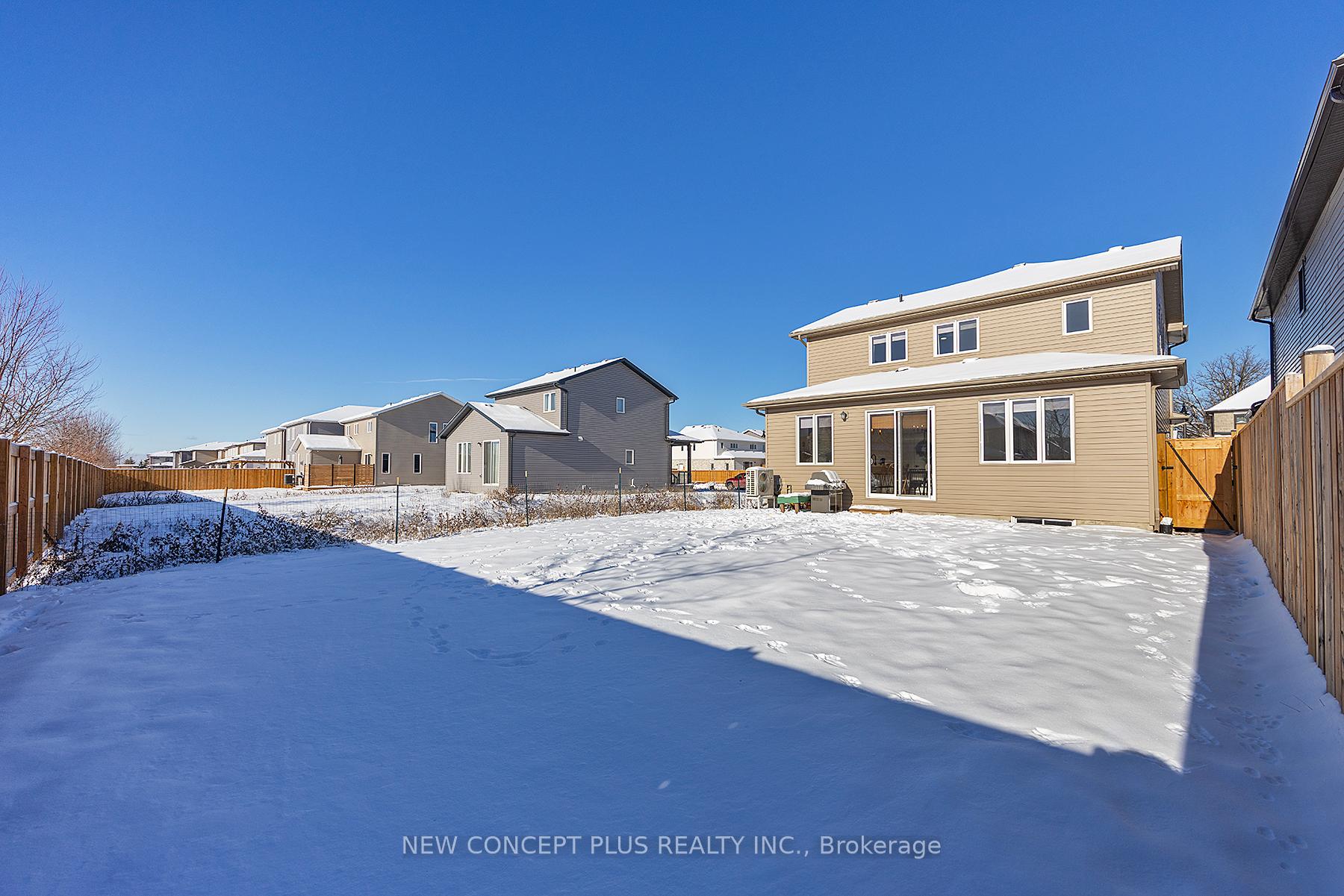 Photo 11 of 1385 Monarch Drive, Kingston, City Northwest — HOMEH