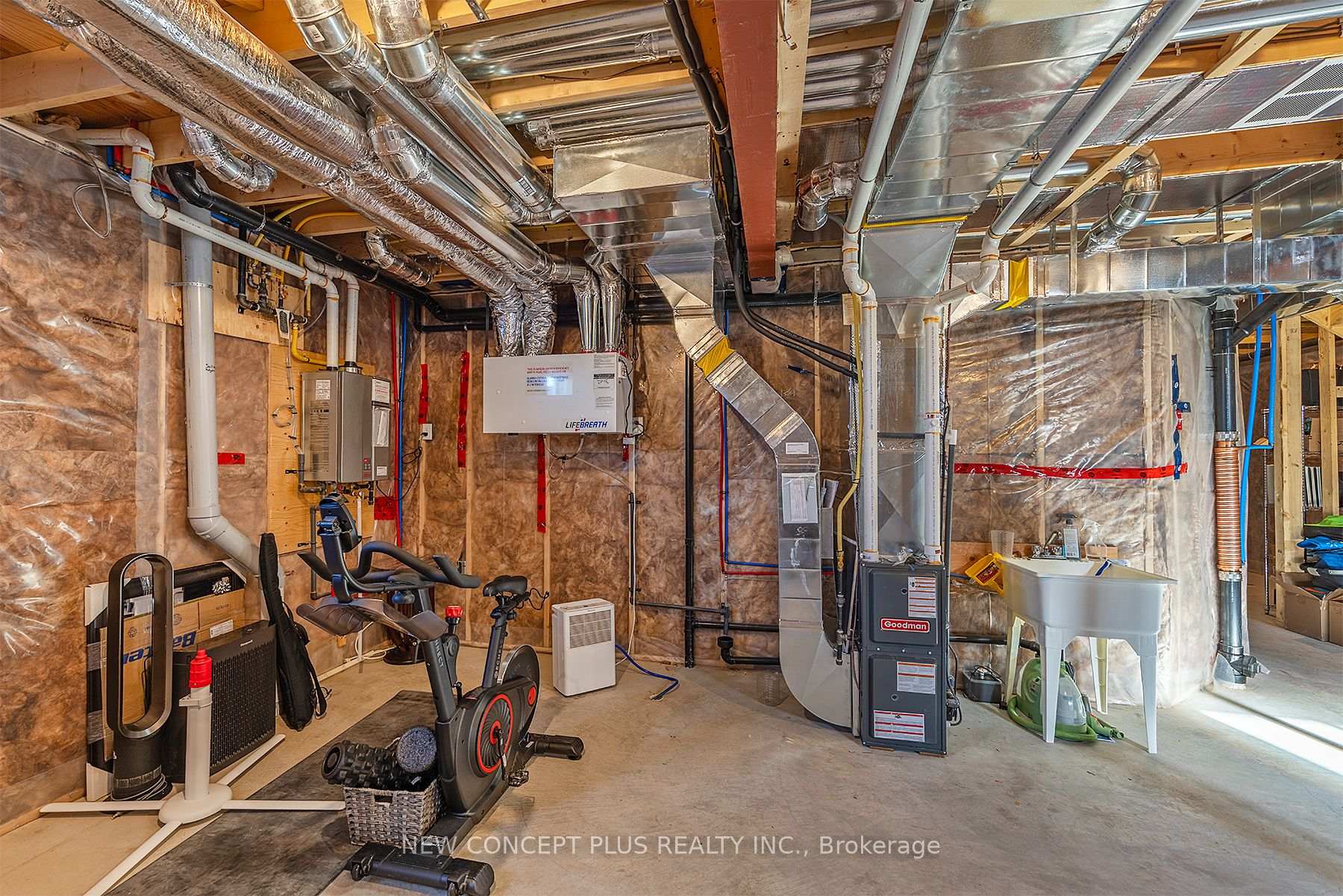 Photo 45 of 1385 Monarch Drive, Kingston, City Northwest — HOMEH
