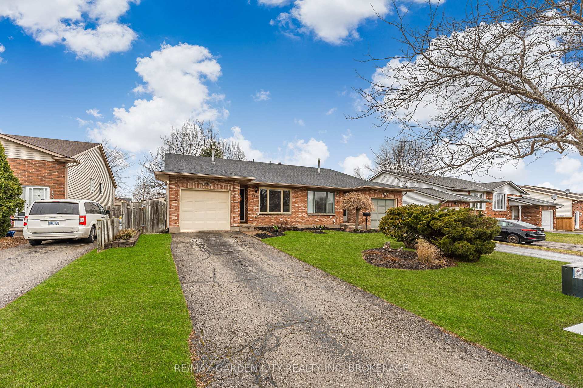 Photo 1 of 4534 Dufferin Avenue, Lincoln, Beamsville — HOMEH