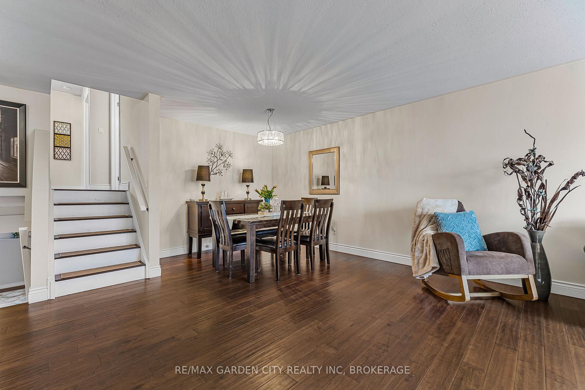 Photo 3 of 4534 Dufferin Avenue, Lincoln, Beamsville — HOMEH